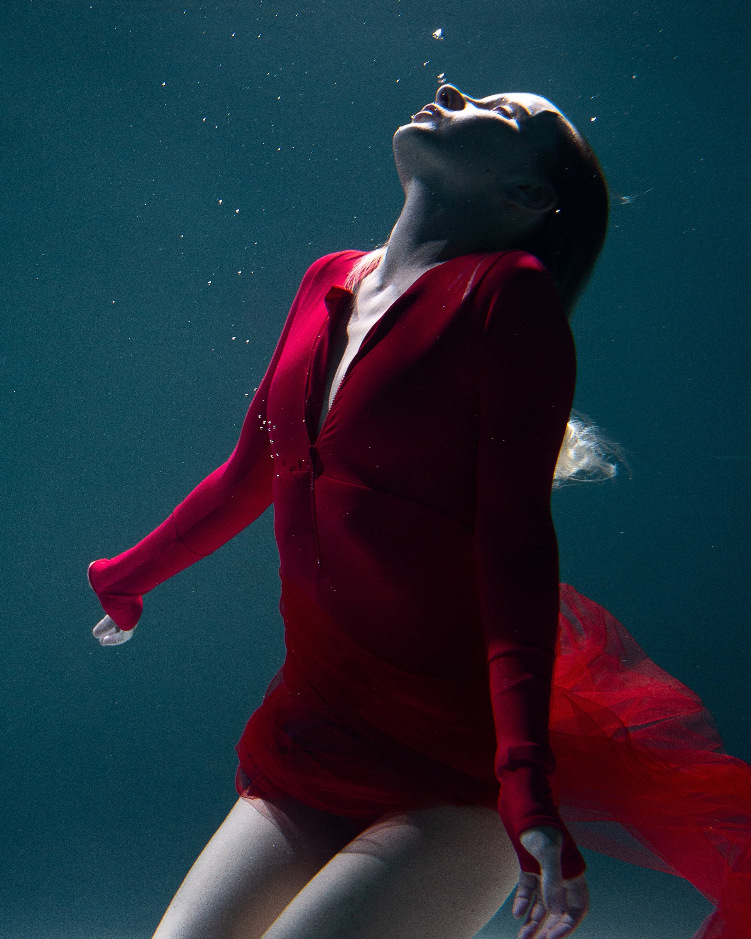Екатерина под водой