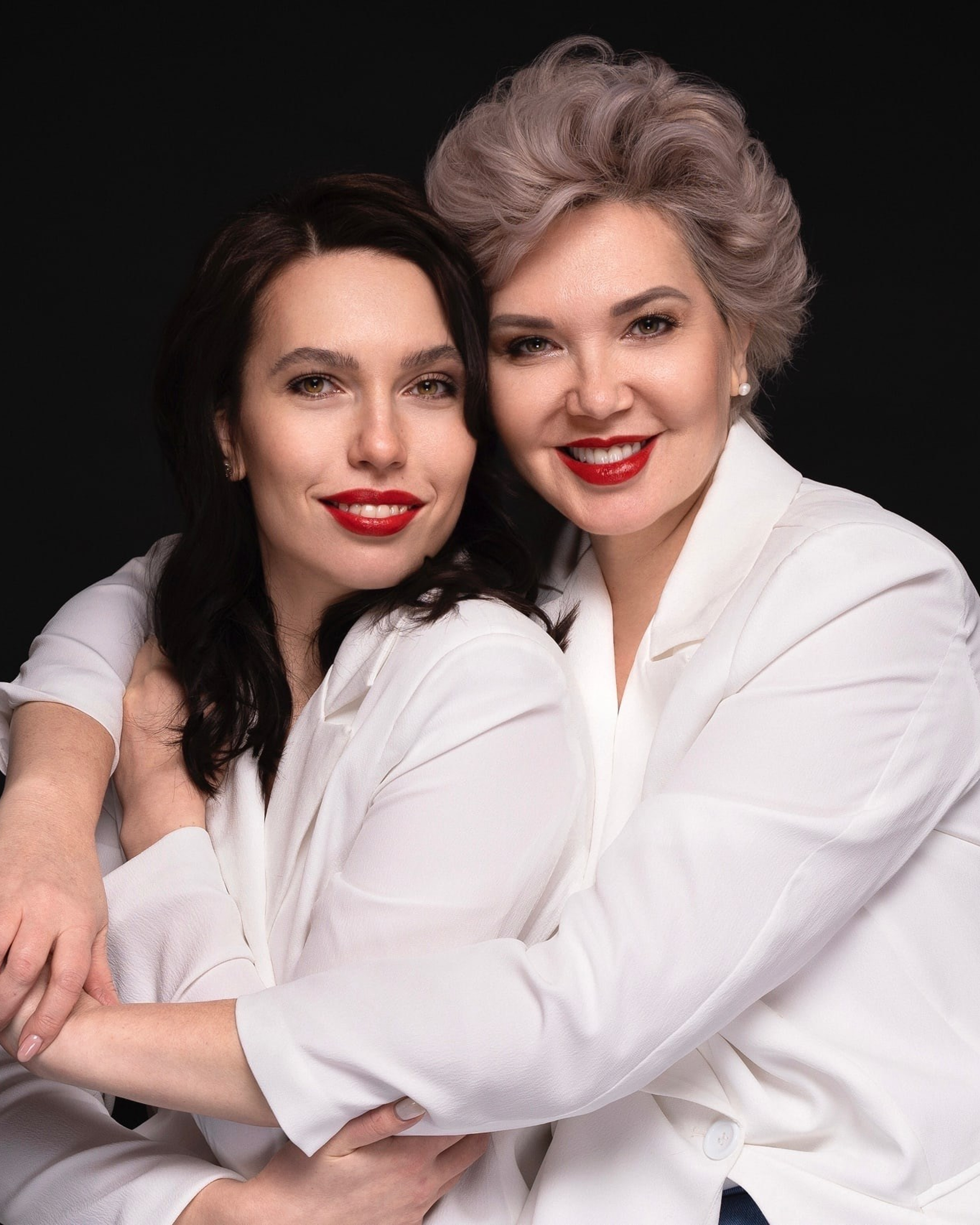 Елена и Анжелика