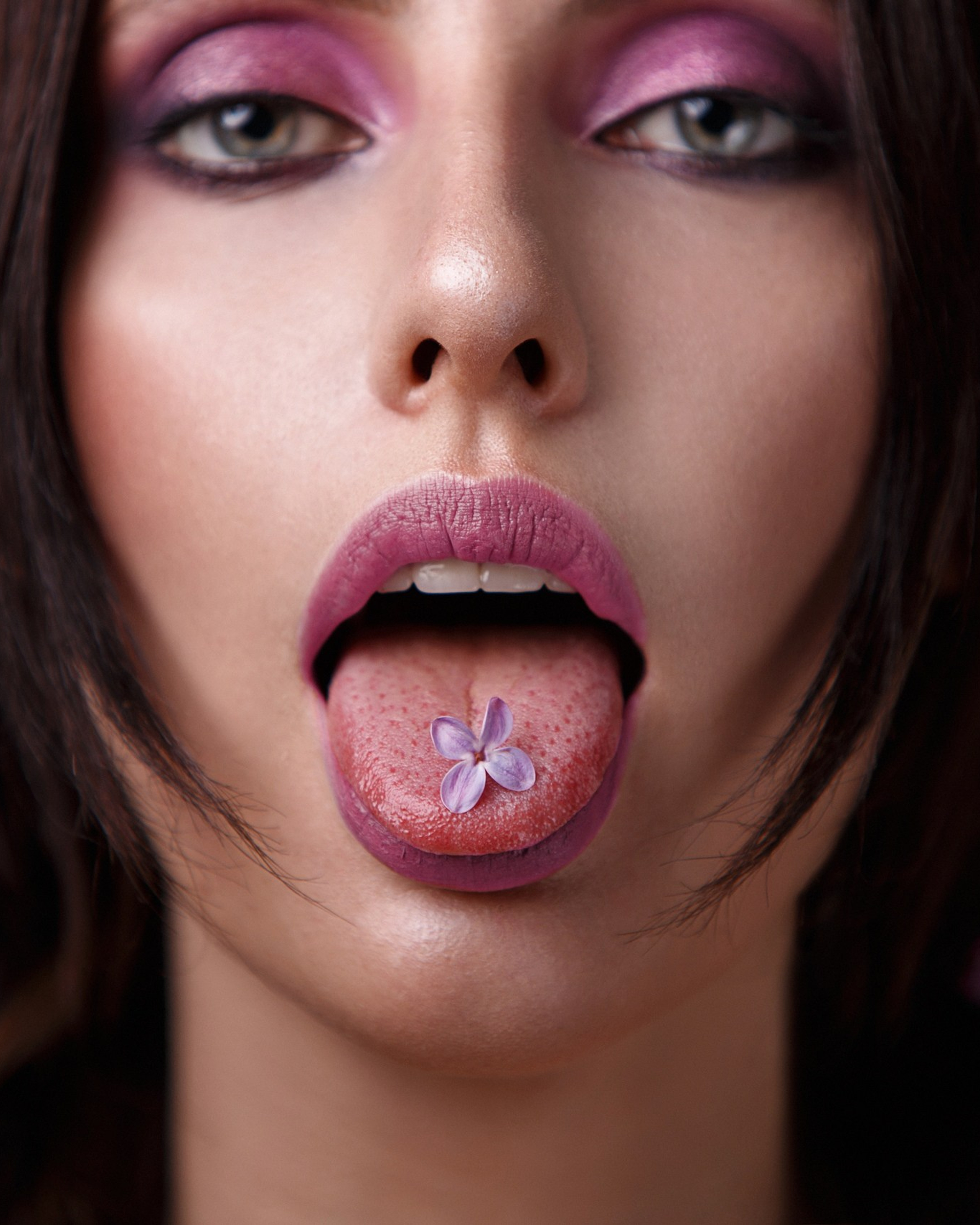 Елена и&nbsp;сирень