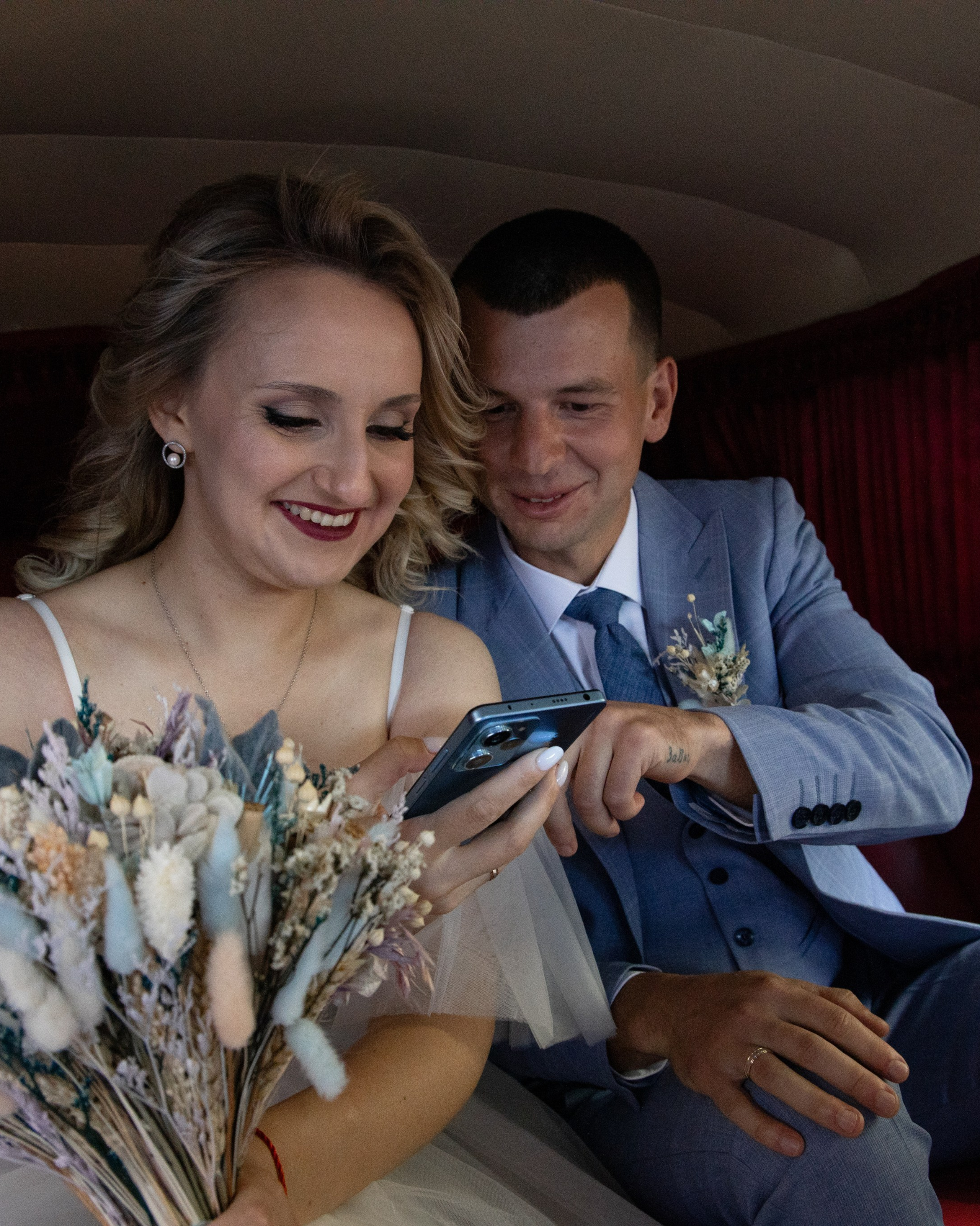 Теперь муж и жена. Интересно все-таки получилось…