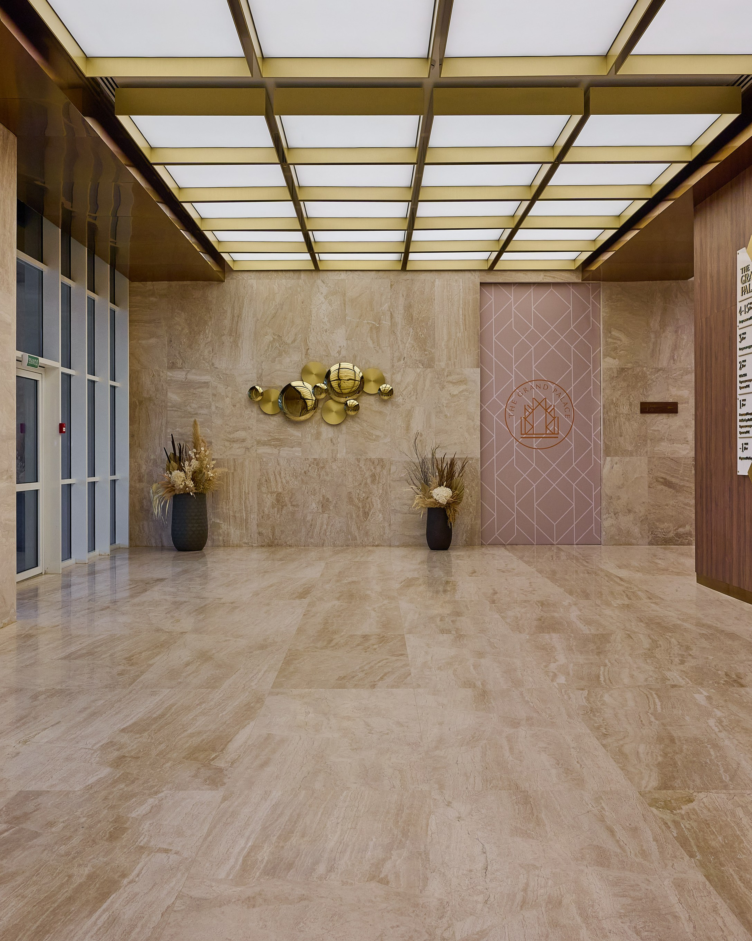 Холл The Grand Palace