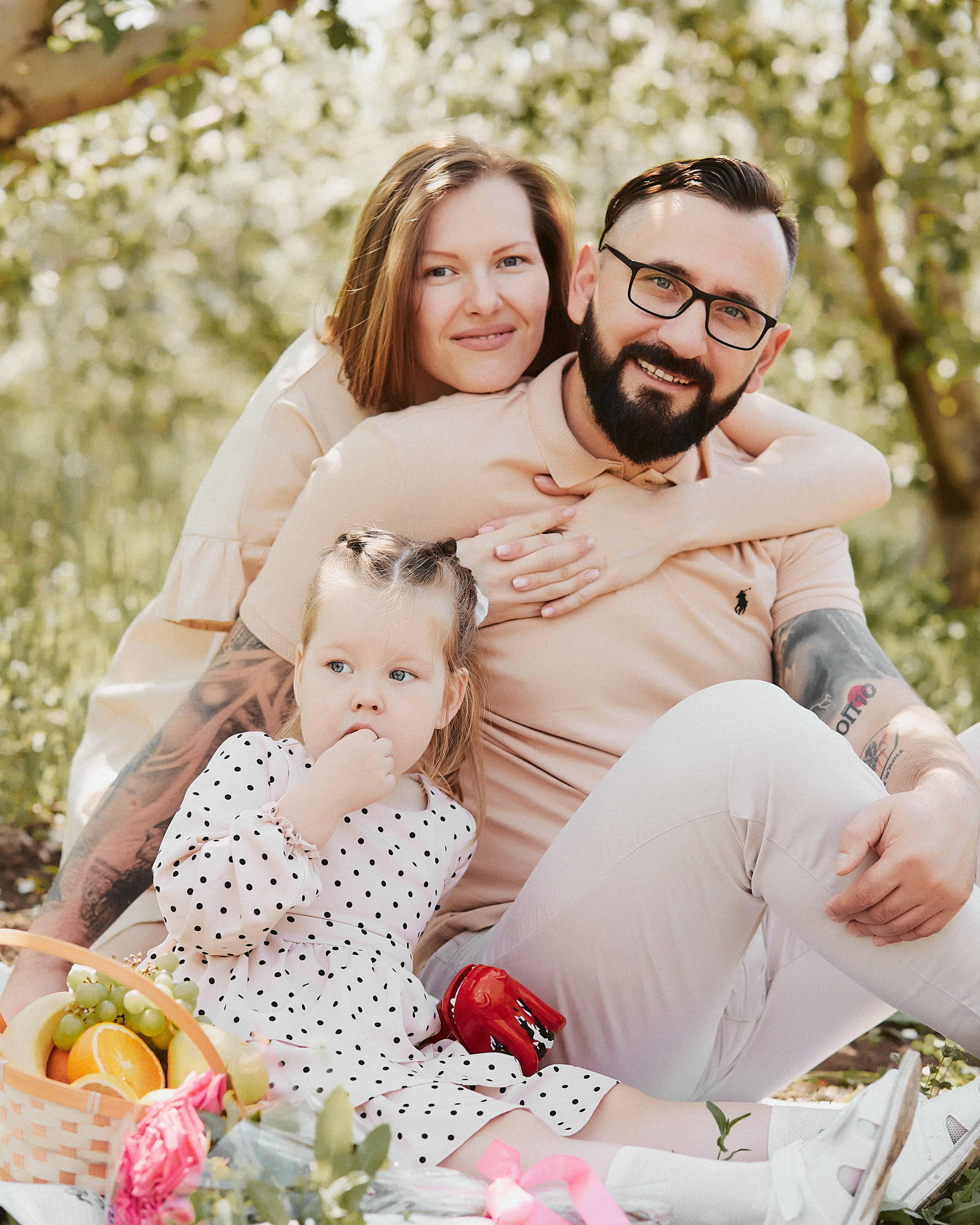 Прогулка семьи Варавкиных в цветущих садах