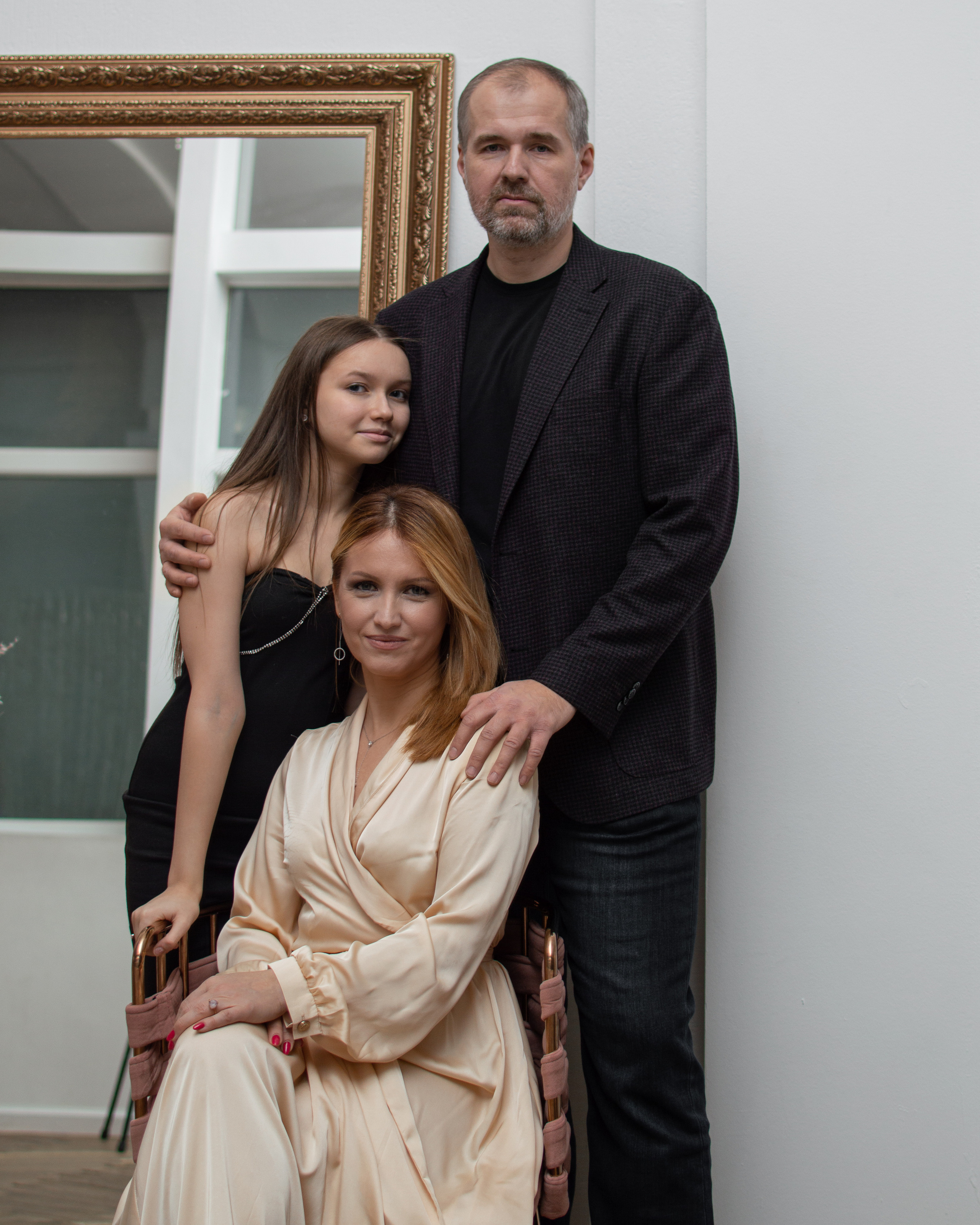 Анастасия, Роман и Варя