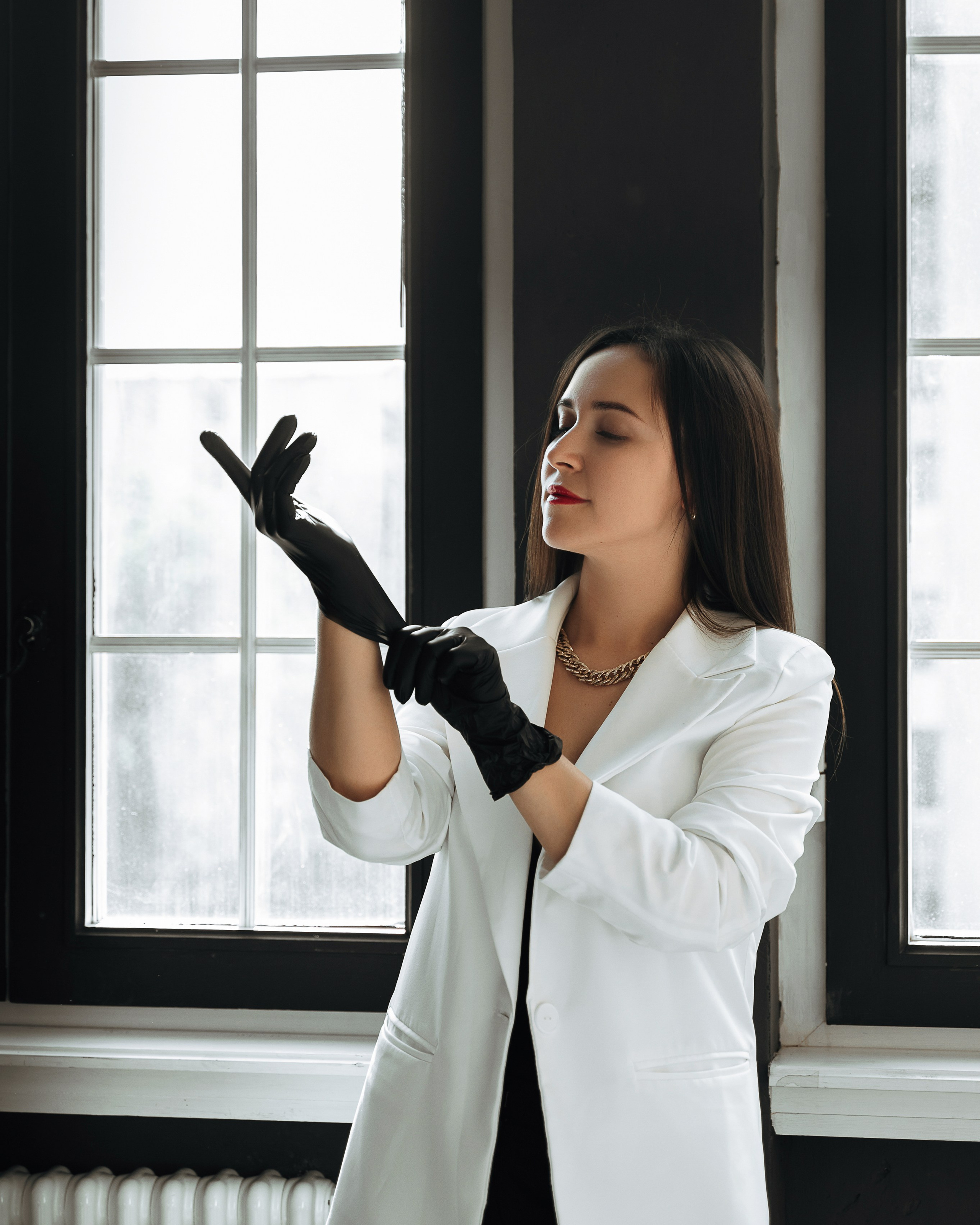 Надя — мастер по перманентному макияжу