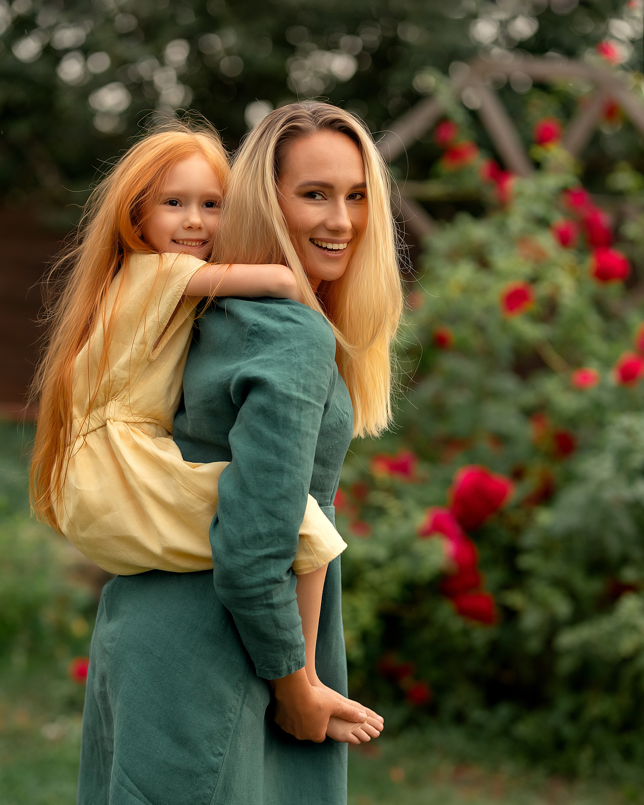 Светлана и Вика (ромашки)