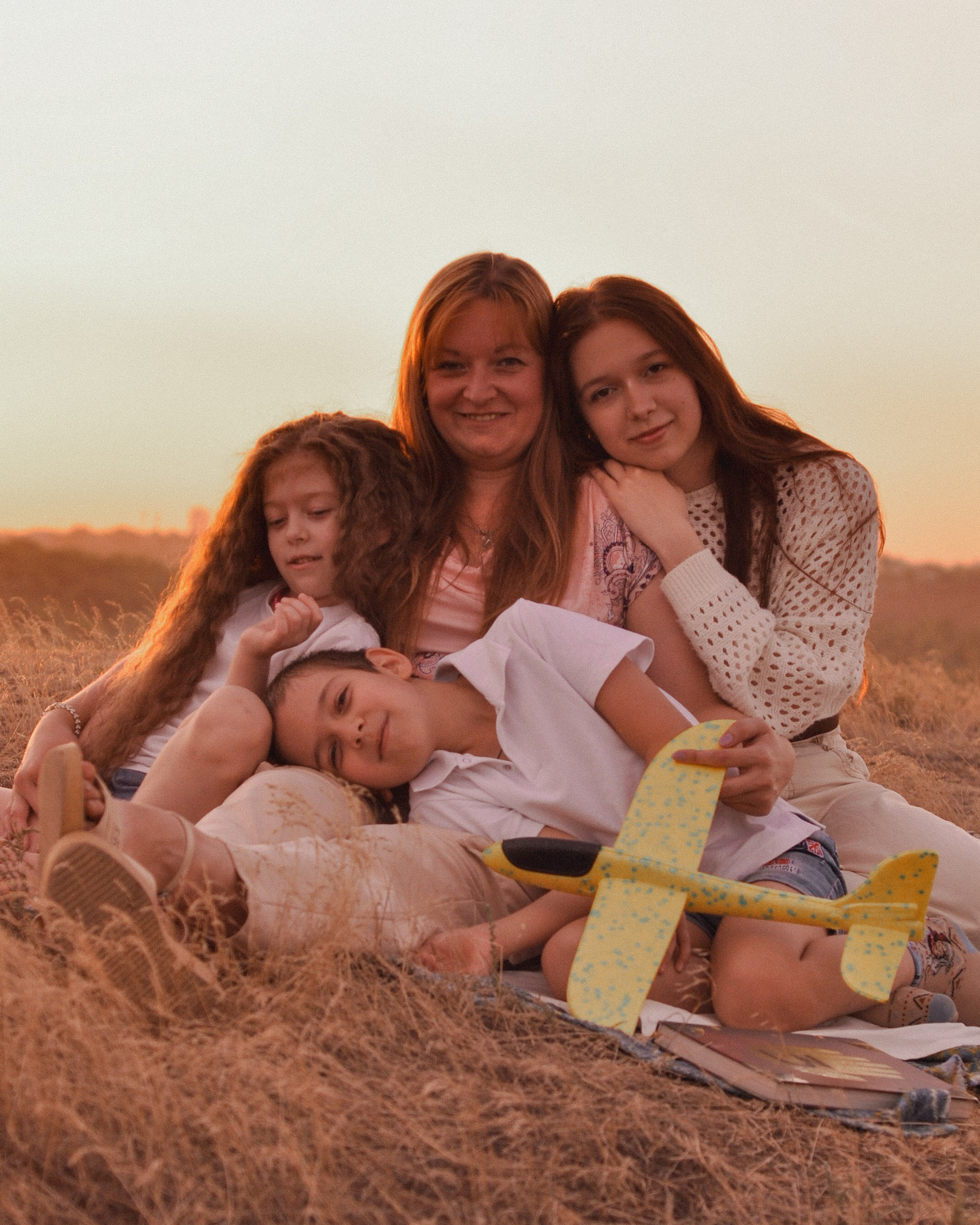 Семейная фотосессия на закате с Людмилой и ее детьми