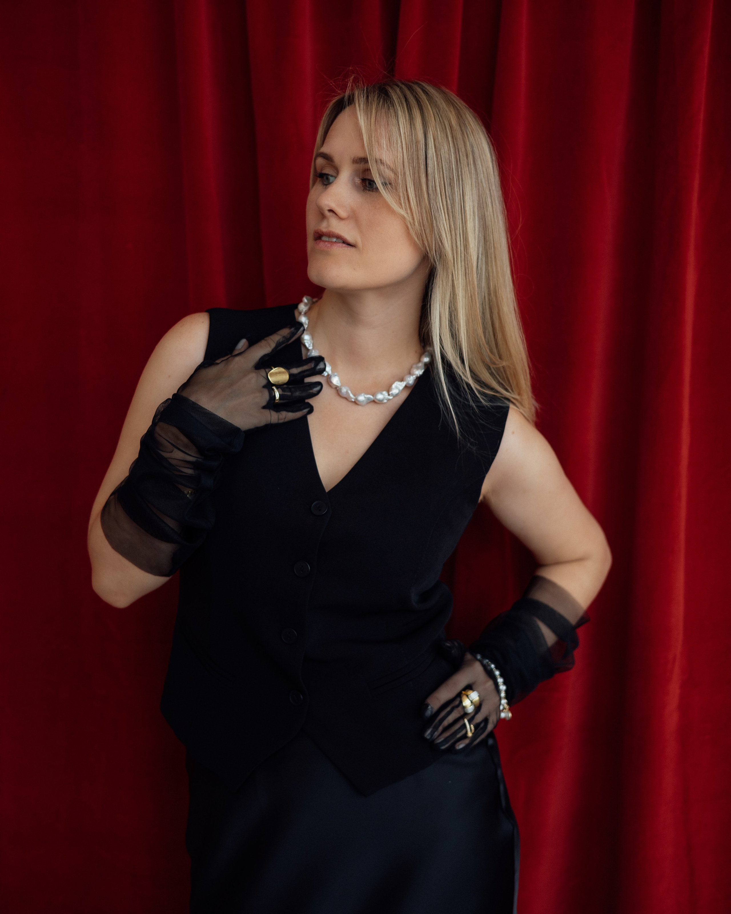 Елена — дизайнер украшений ручной работы (контент и новый образ)