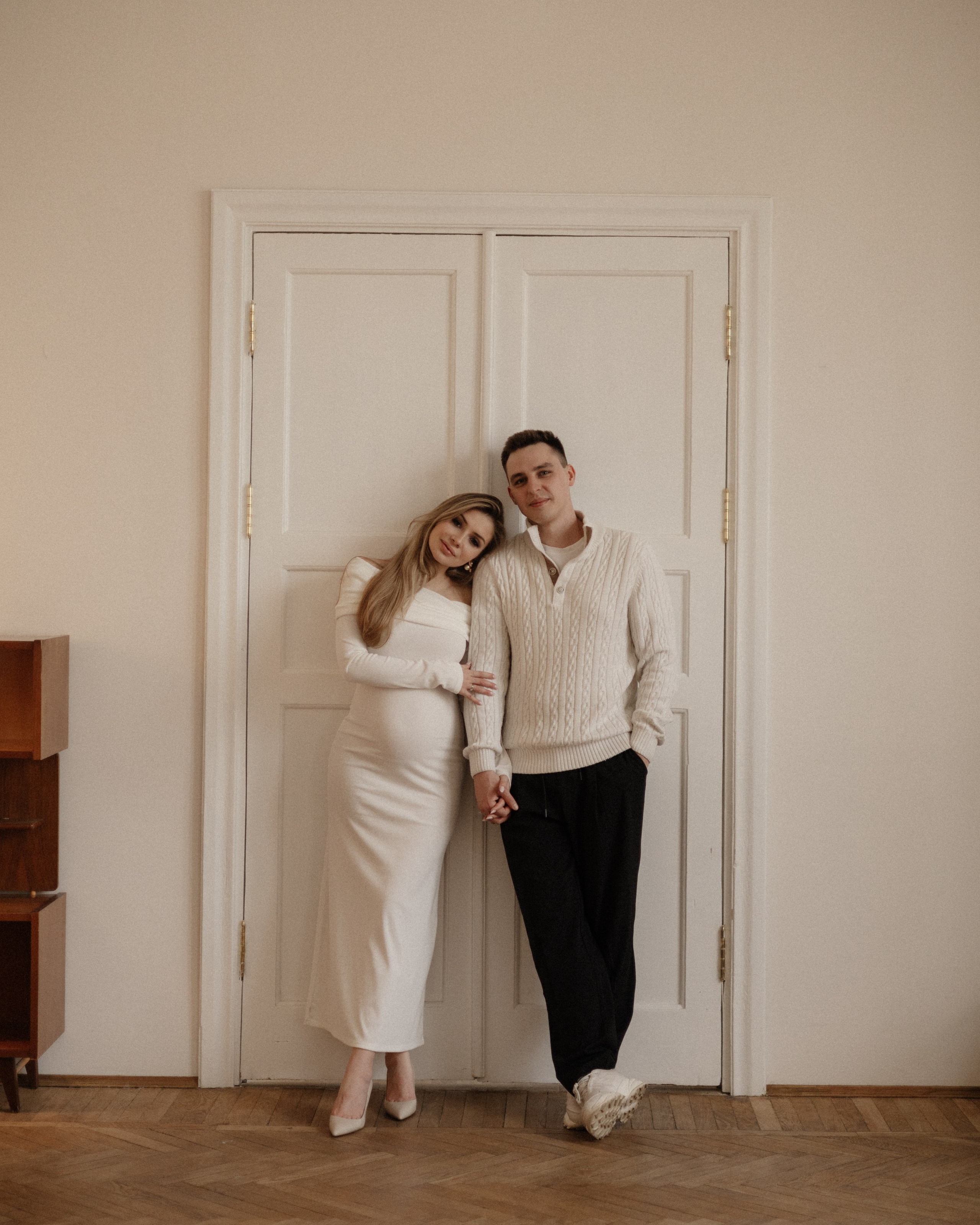 Беременная фотосессия в студии