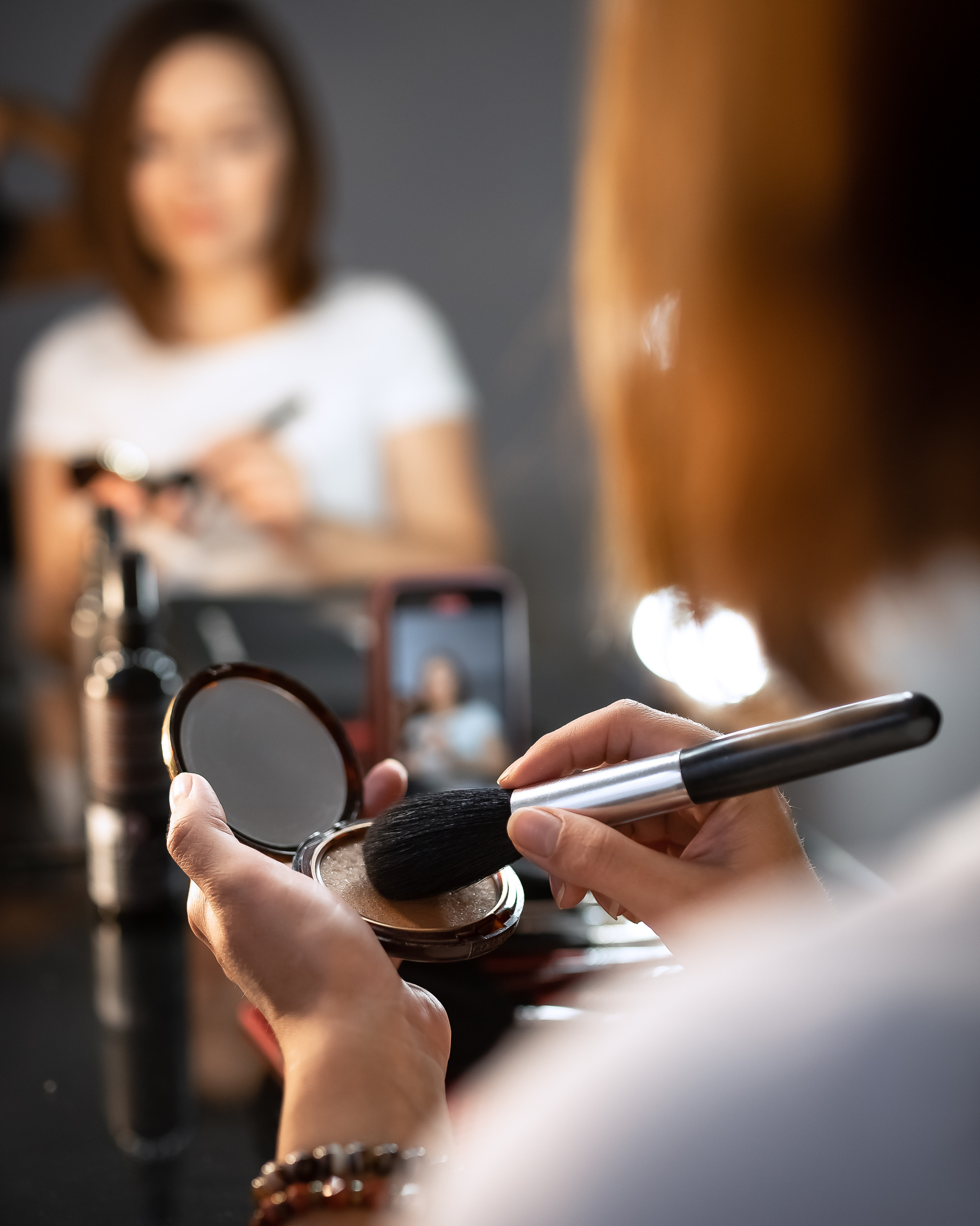 Визажист / стилист по волосам