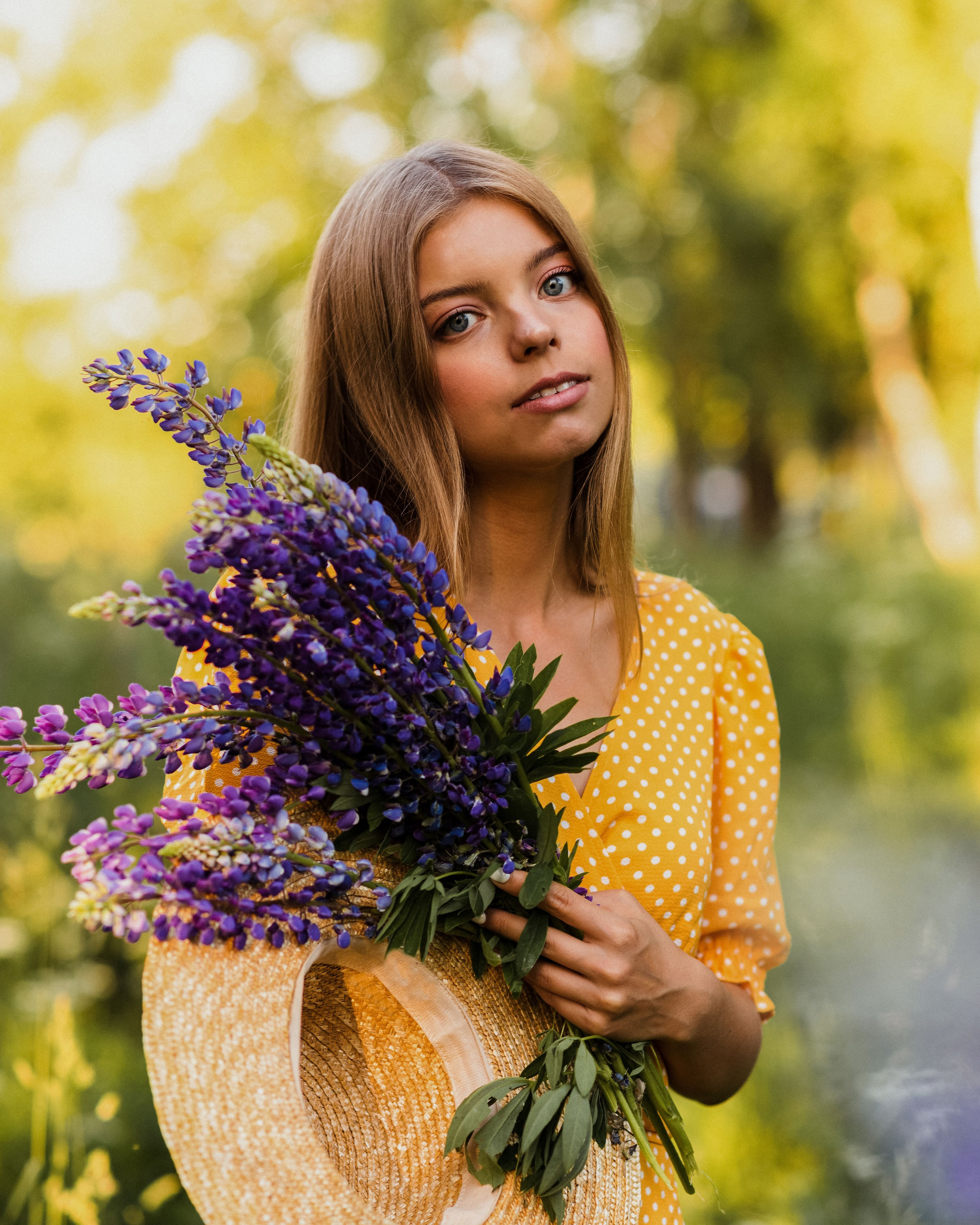 Полина в люпинах