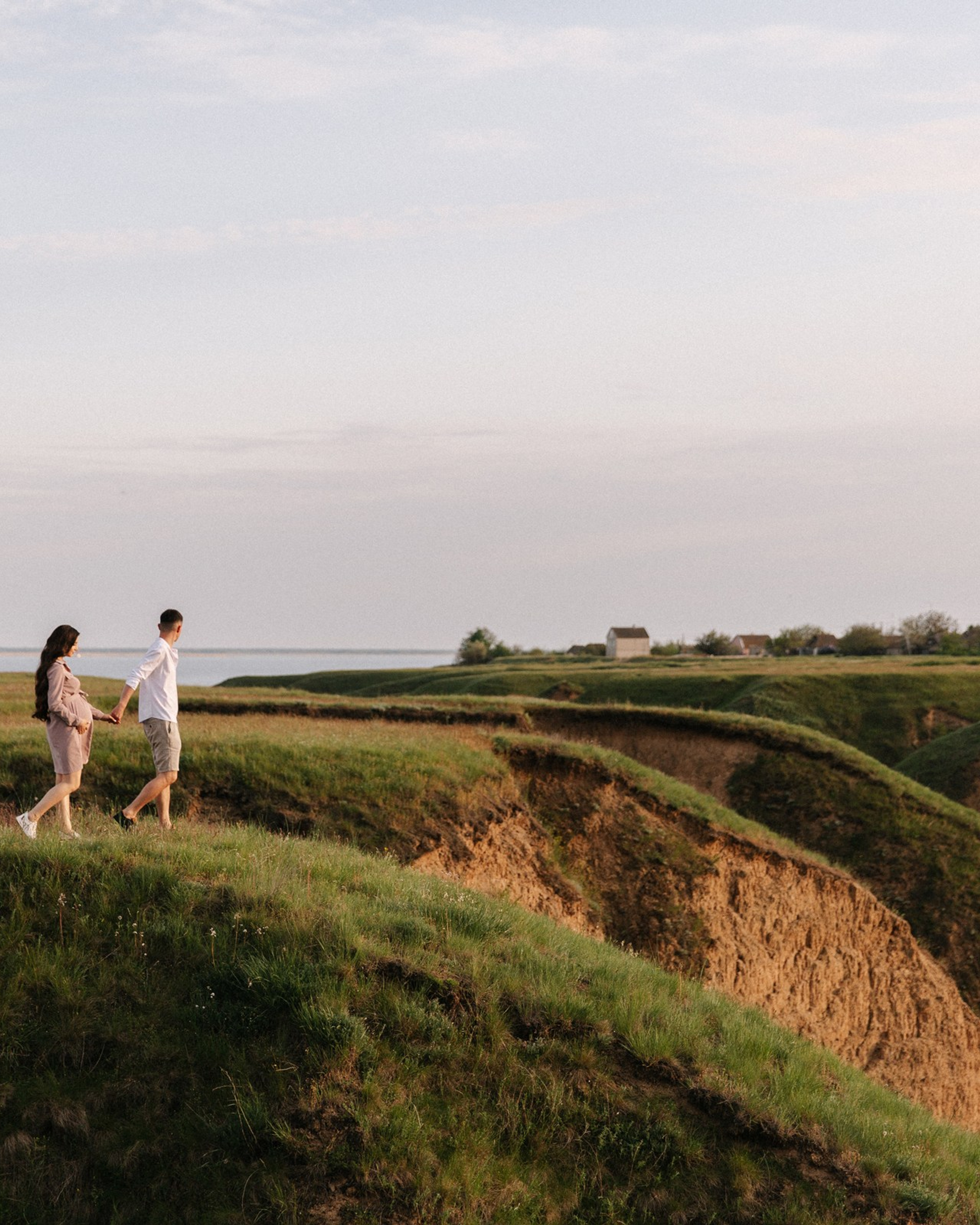В розовом платьице по зеленым лугам