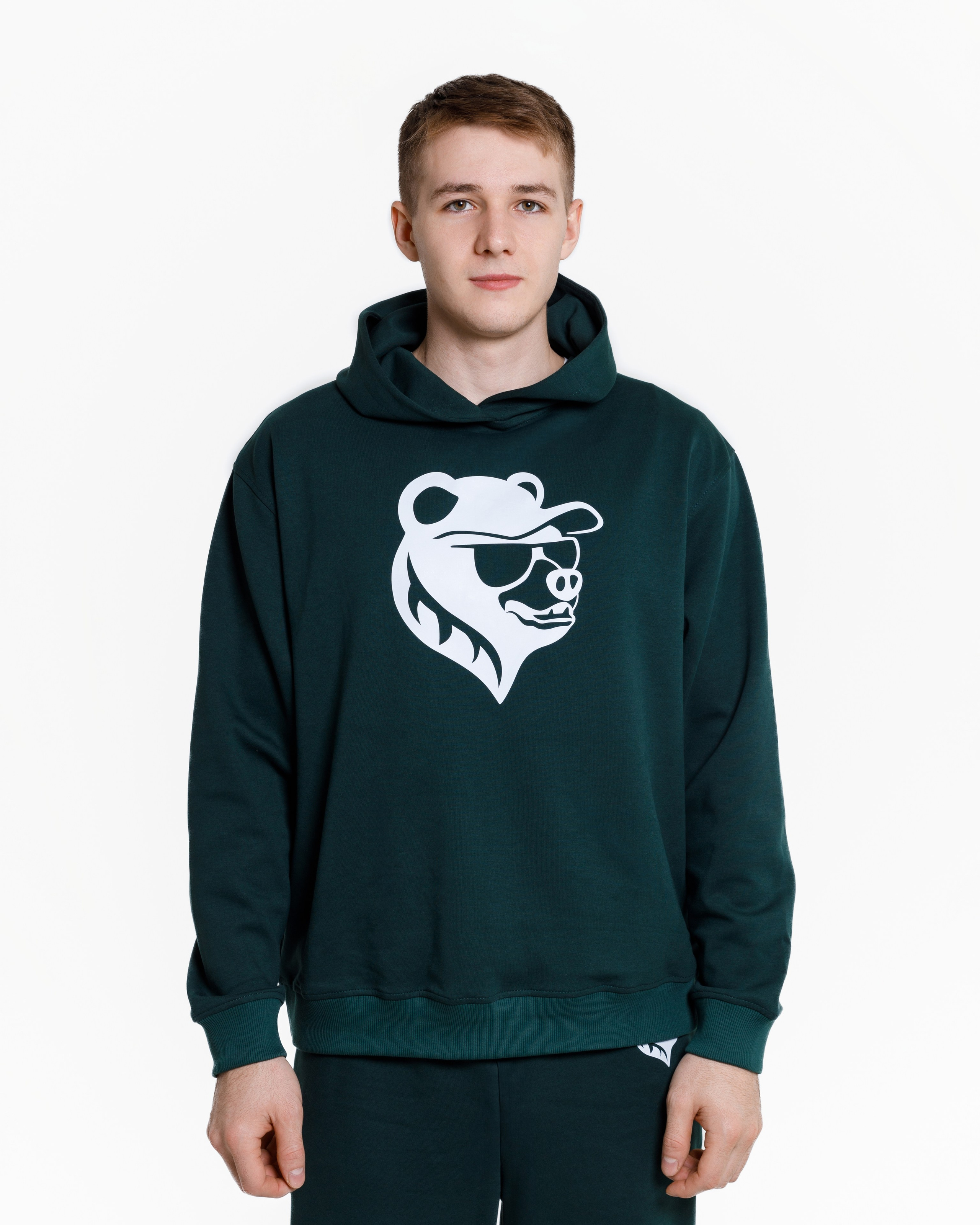 Съемка мужского спортивного костюма для Wildberries