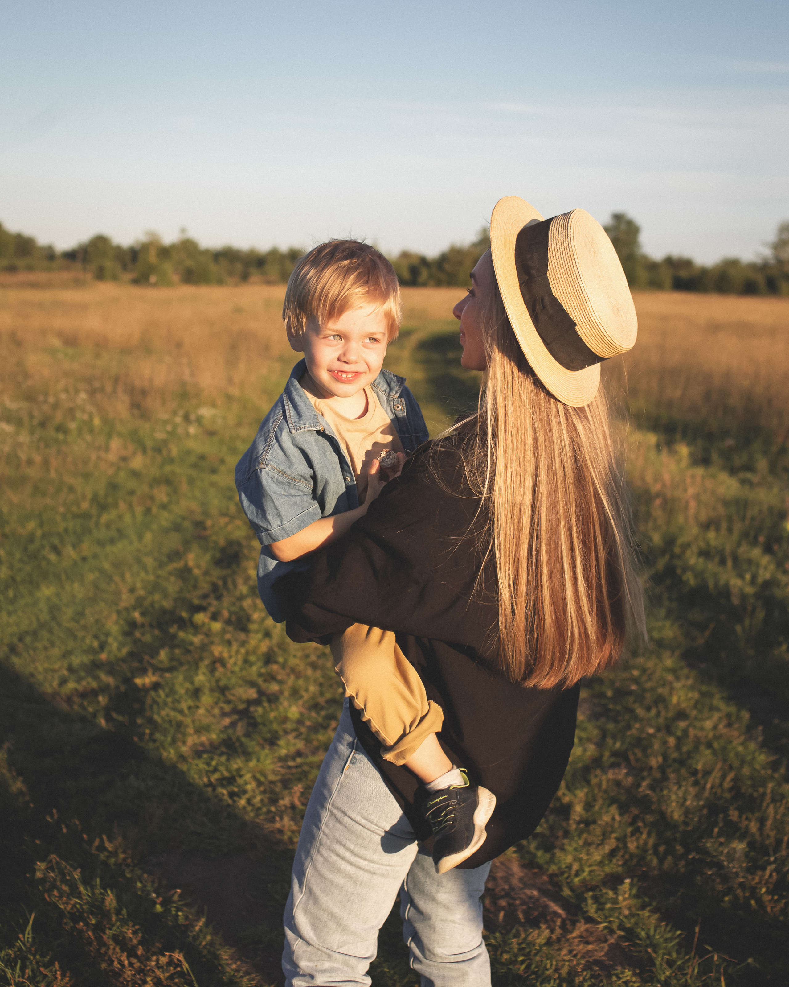 Семейная в полях 2