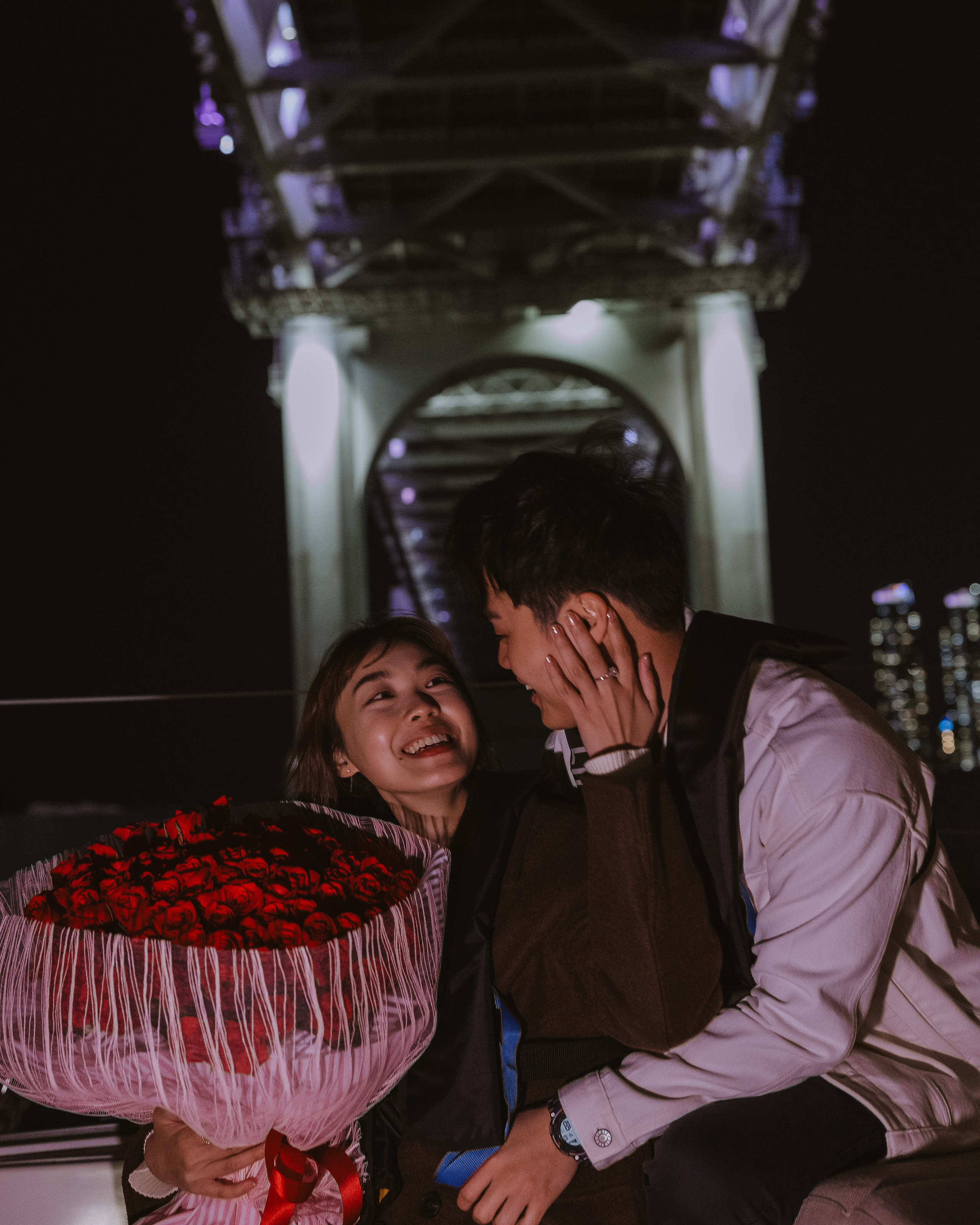 Romantic proposal on a yacht