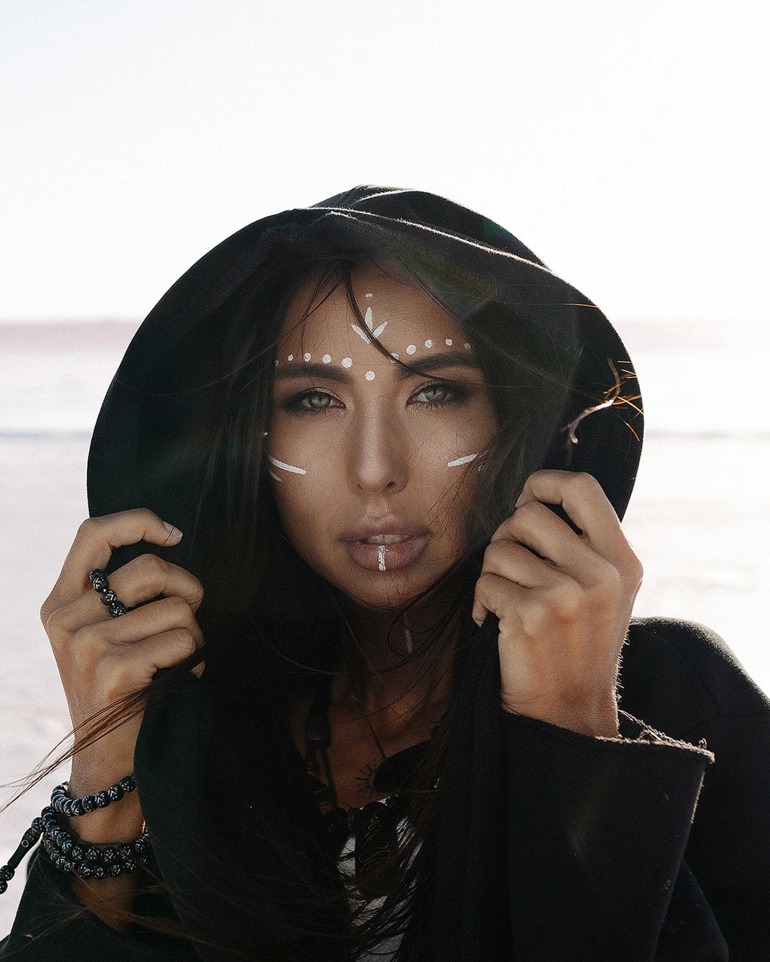 Нелли. Женский портрет на просторах розового озера