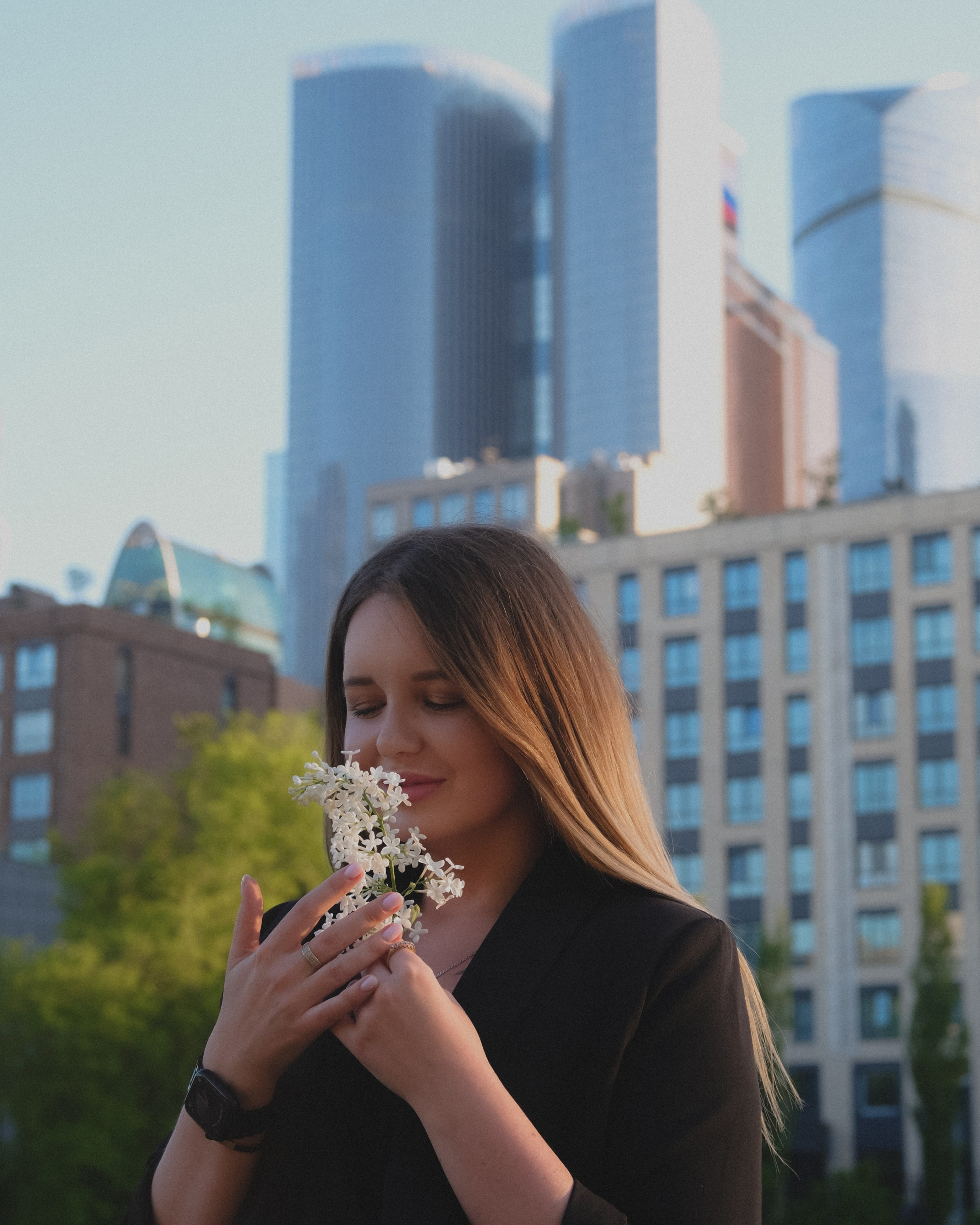 На фоне Сити