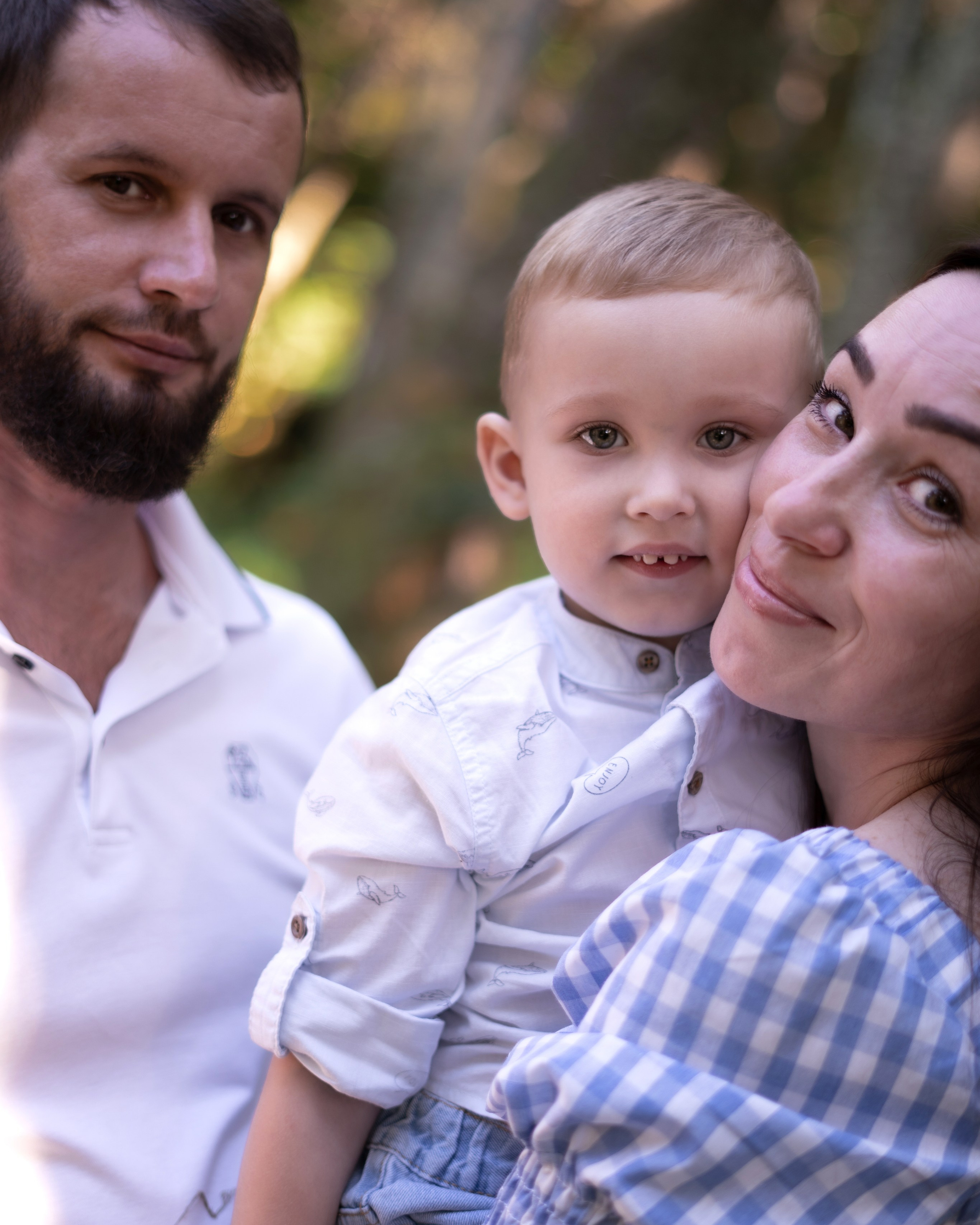 Семейная фотосессия в лесу у озера