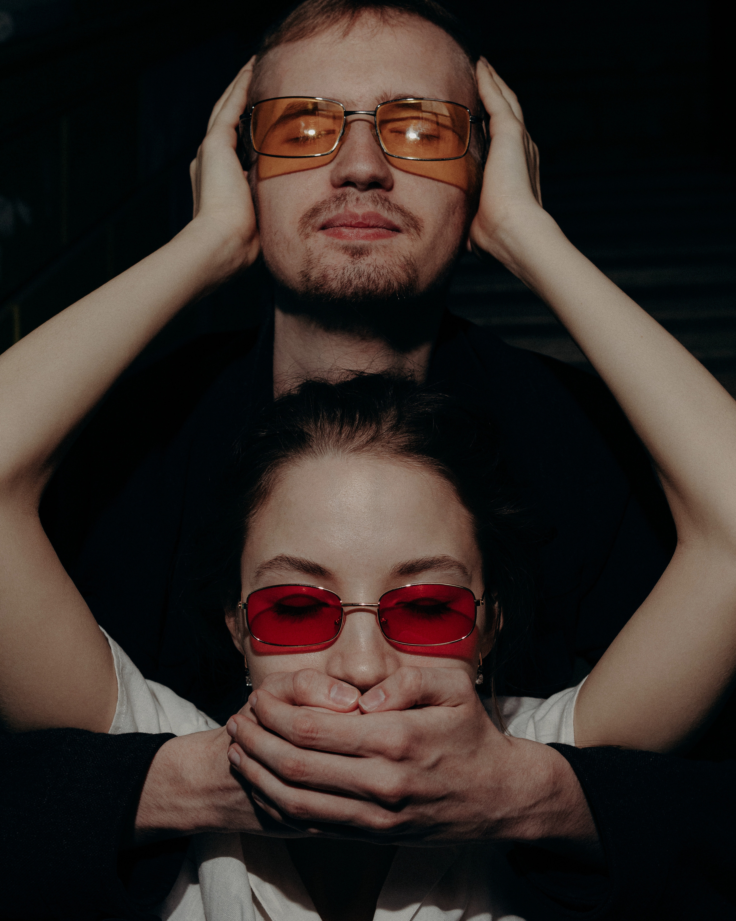 Продолжение фотосессии в подъезде