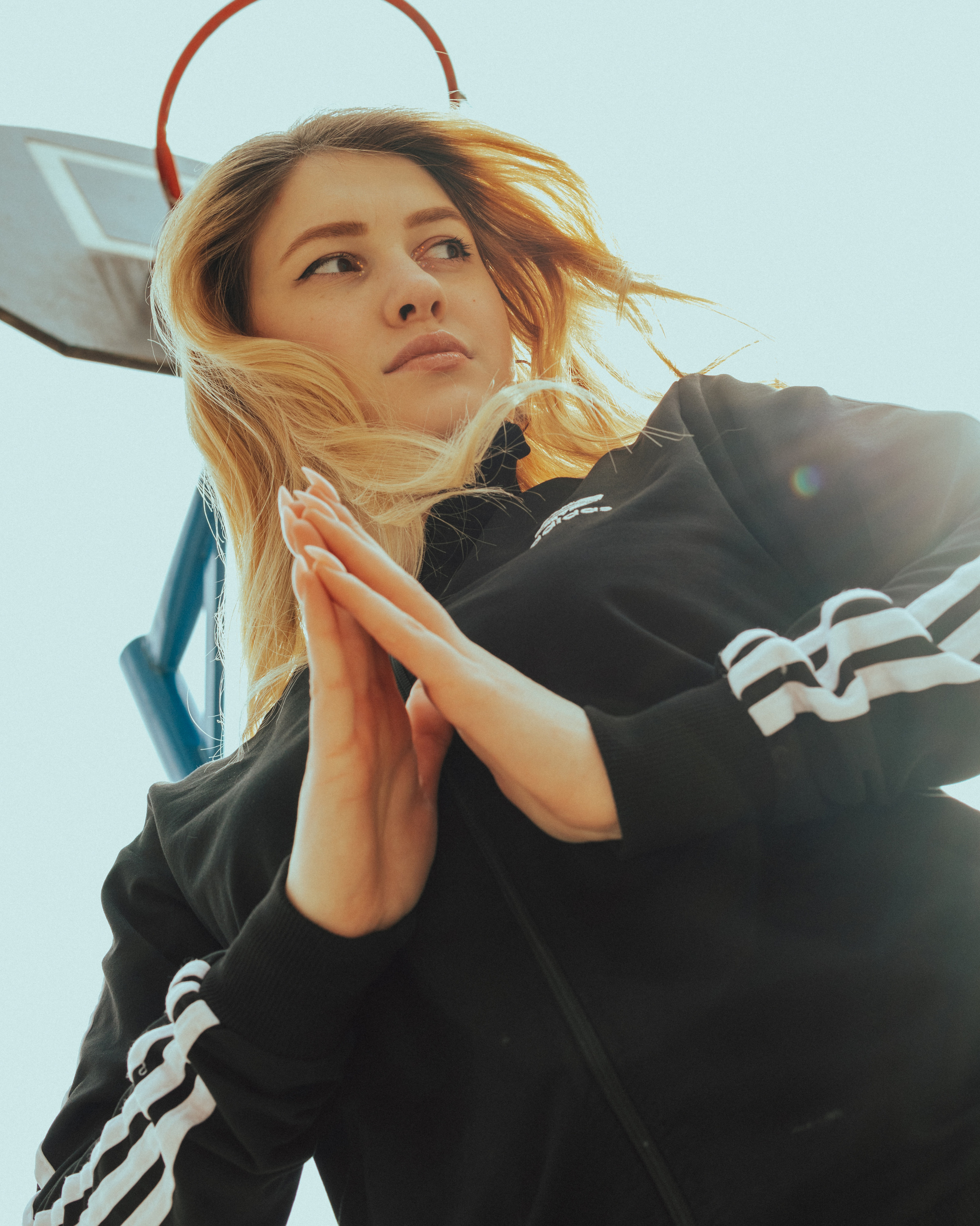 Полина на детской площадке