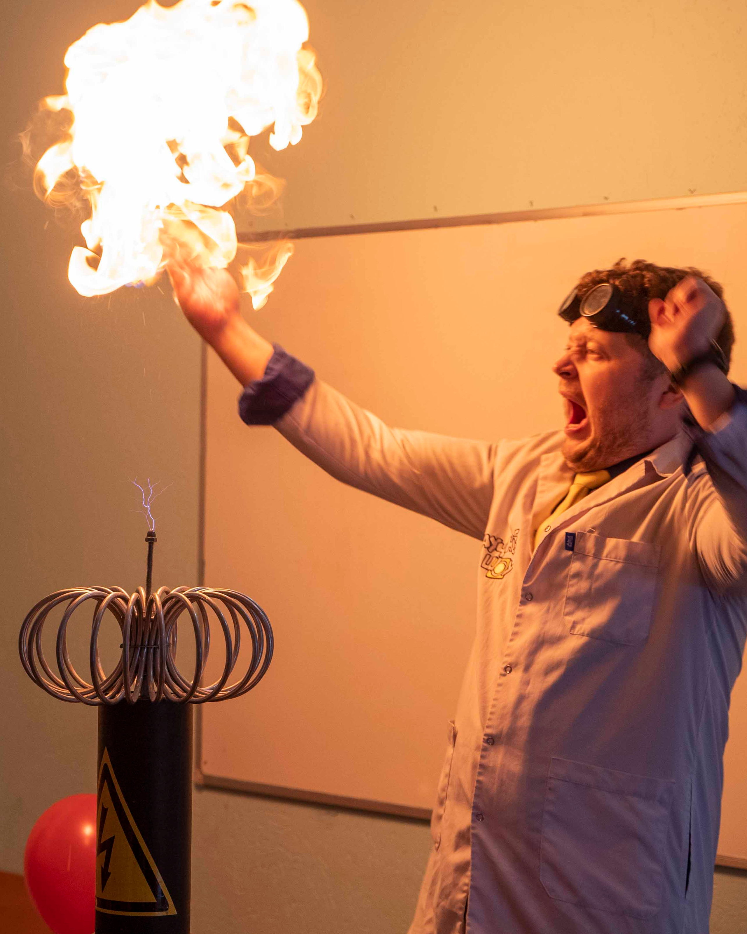 Праздник в школе Фрактал