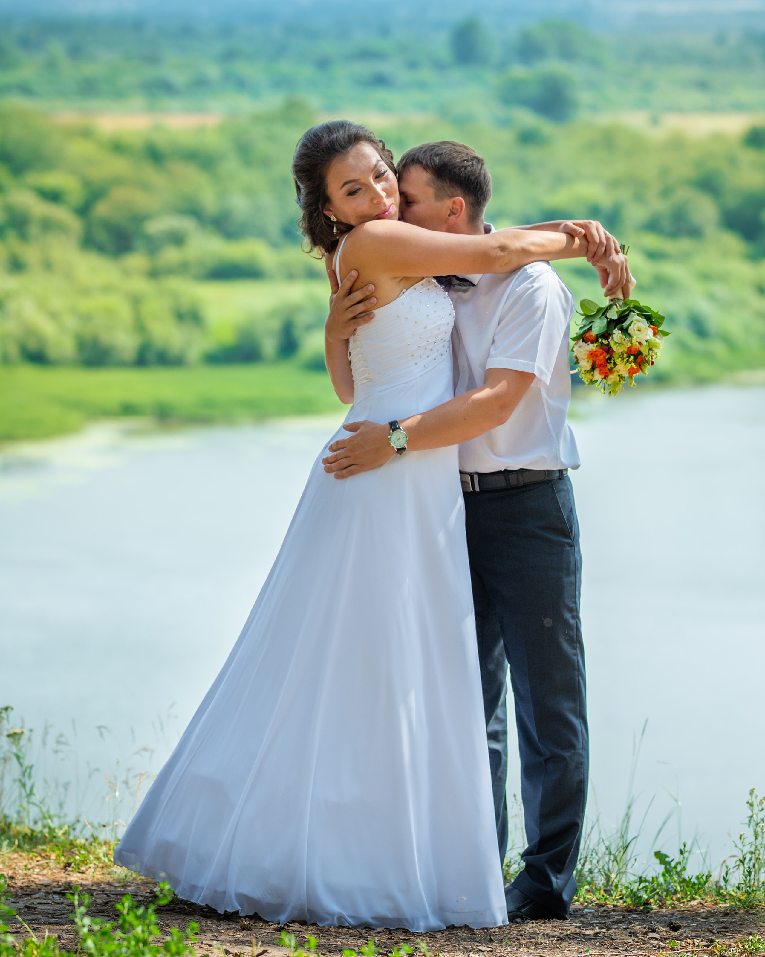 Красивая свадебная фотосессия на берегу Чепцы для Юлии и Дениса