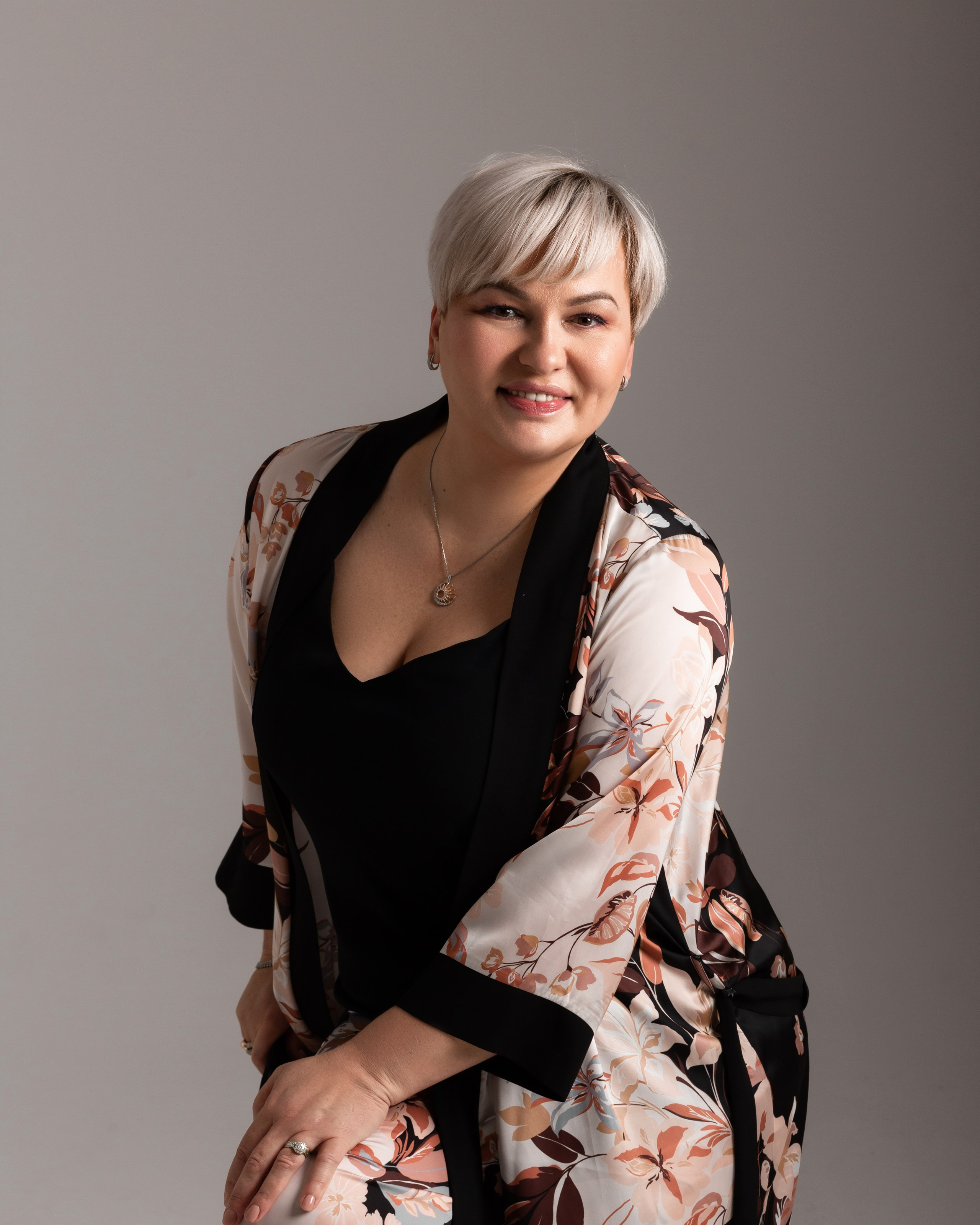 ELENA. Real Estate Consultant