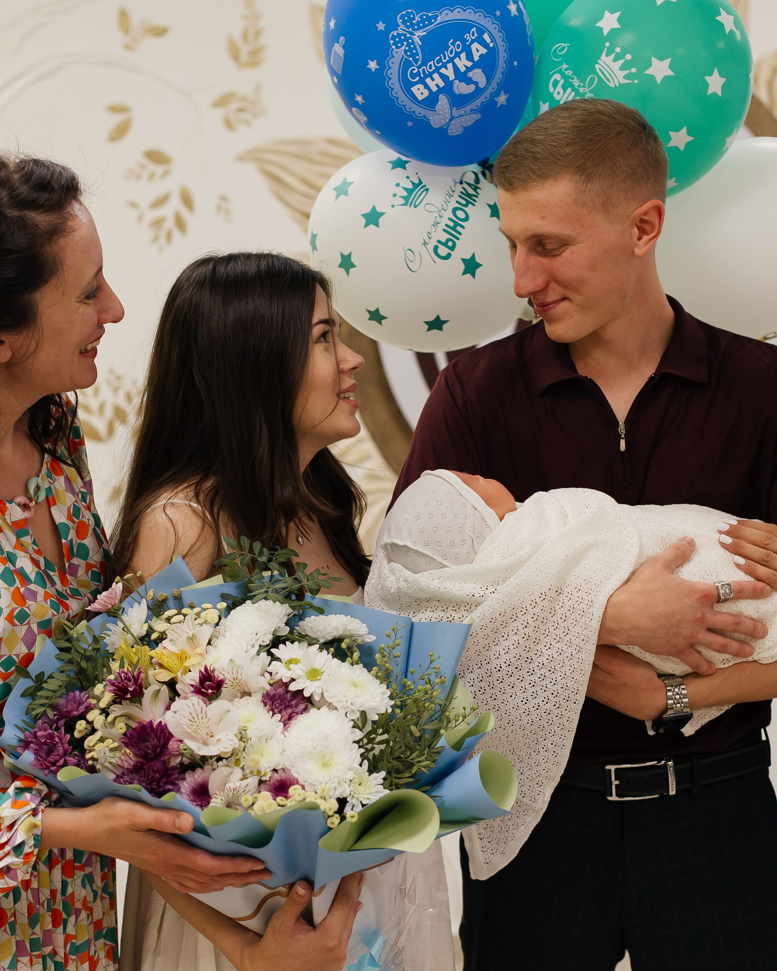 Выписка из&nbsp;роддома Дмитрий Валерия Вячеслав