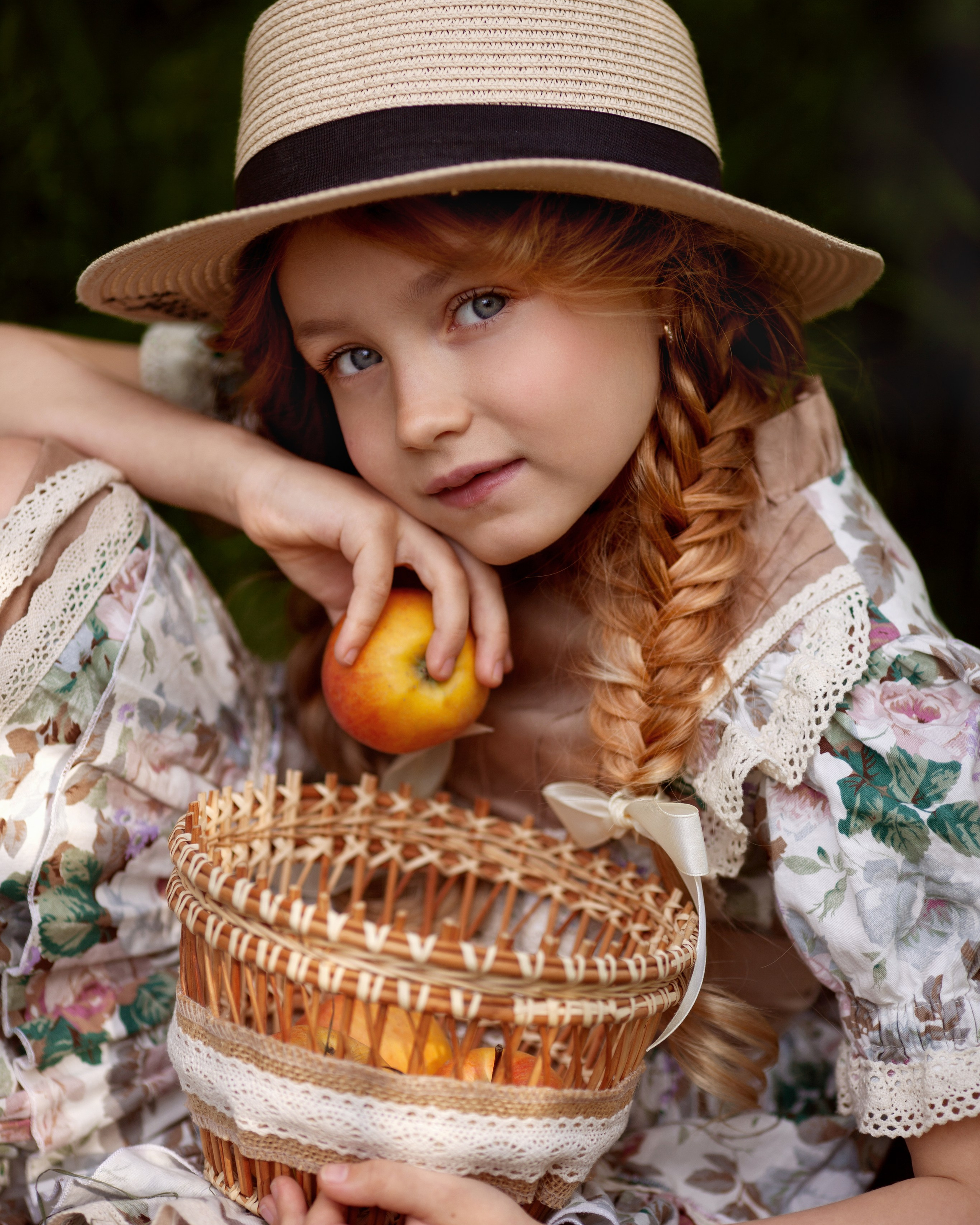 Прогулка в&nbsp;яблоневом саду&nbsp;— Изобела