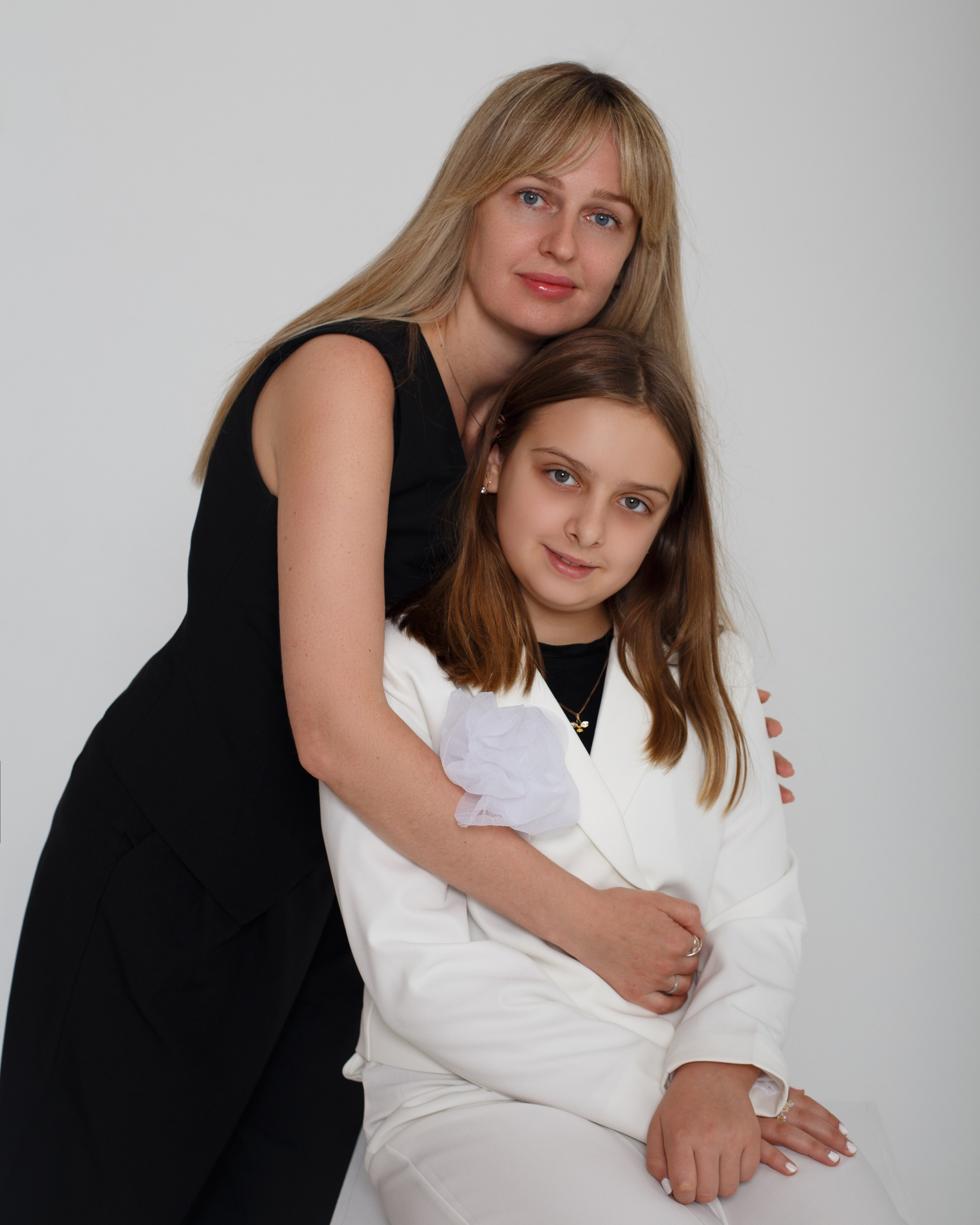 Дочки матери&nbsp;— Кира и&nbsp;Алена