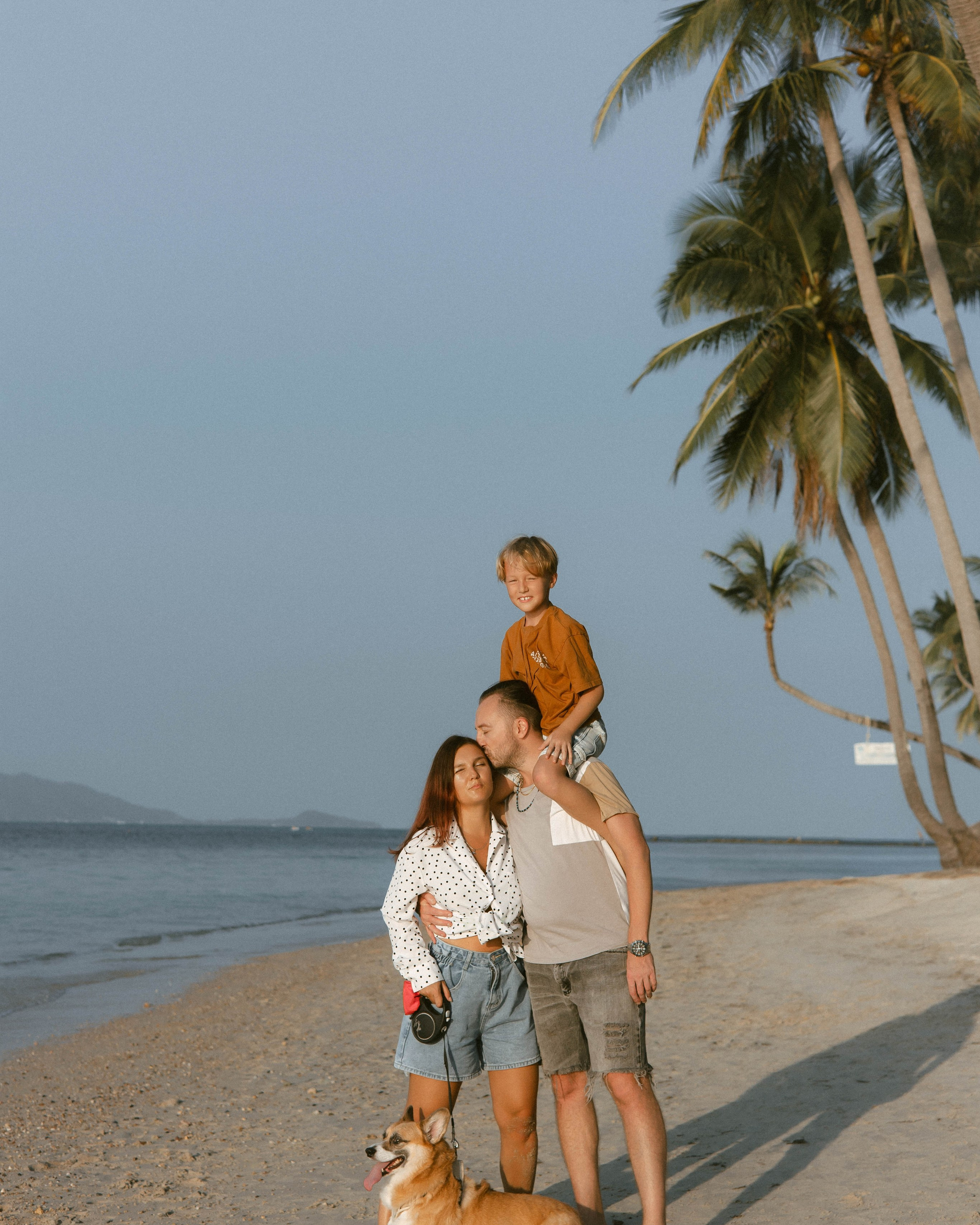 Алиса с семьей / Самуи