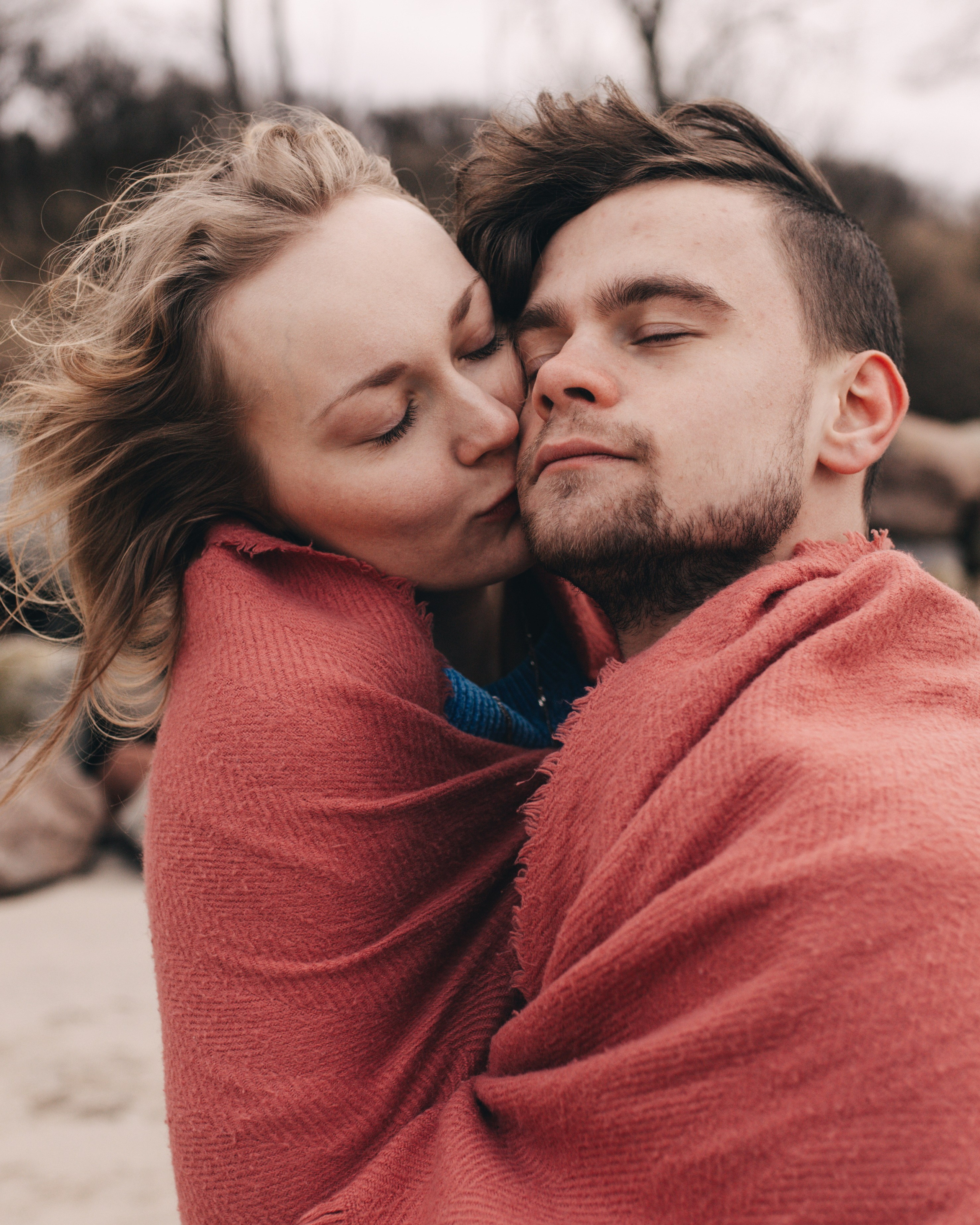 Щека к щеке