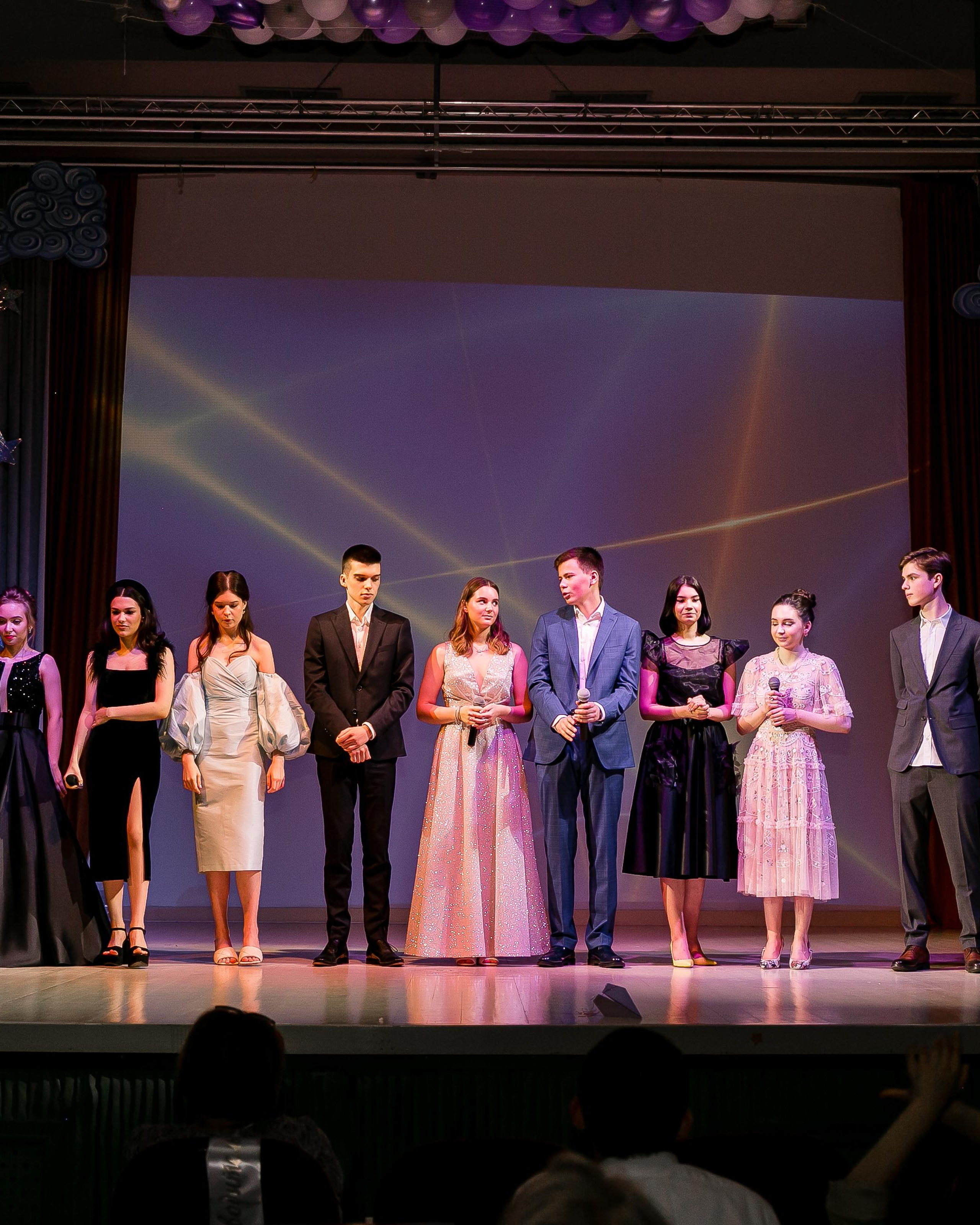 Выпускной, школа «Мир знаний»