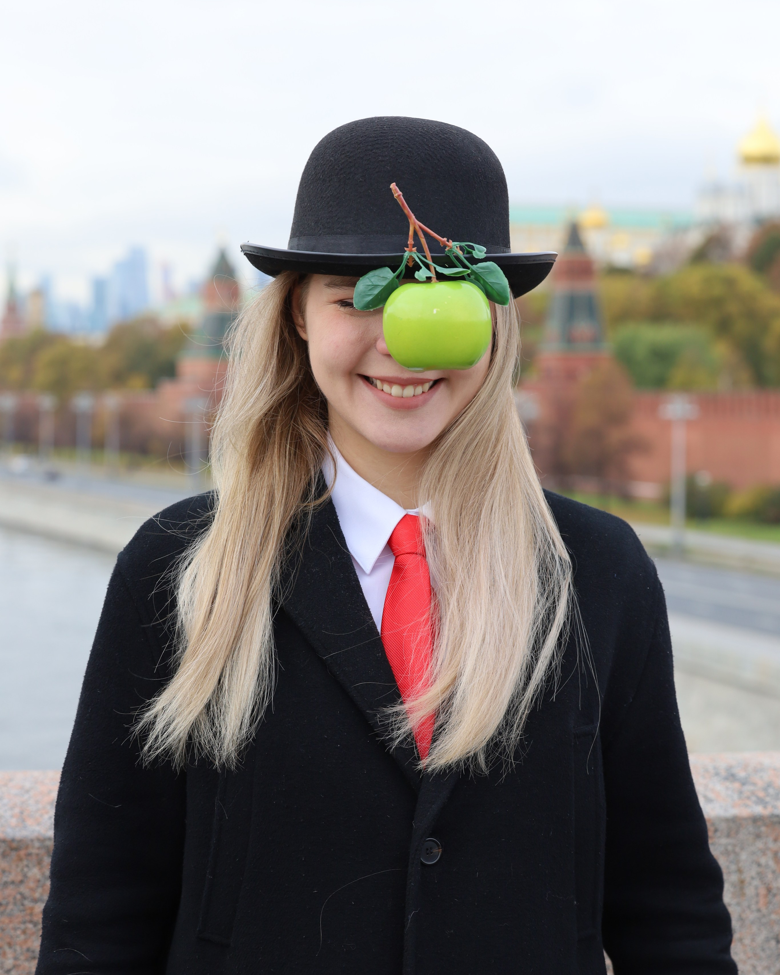 Рене Магритт. Сын Человеческий