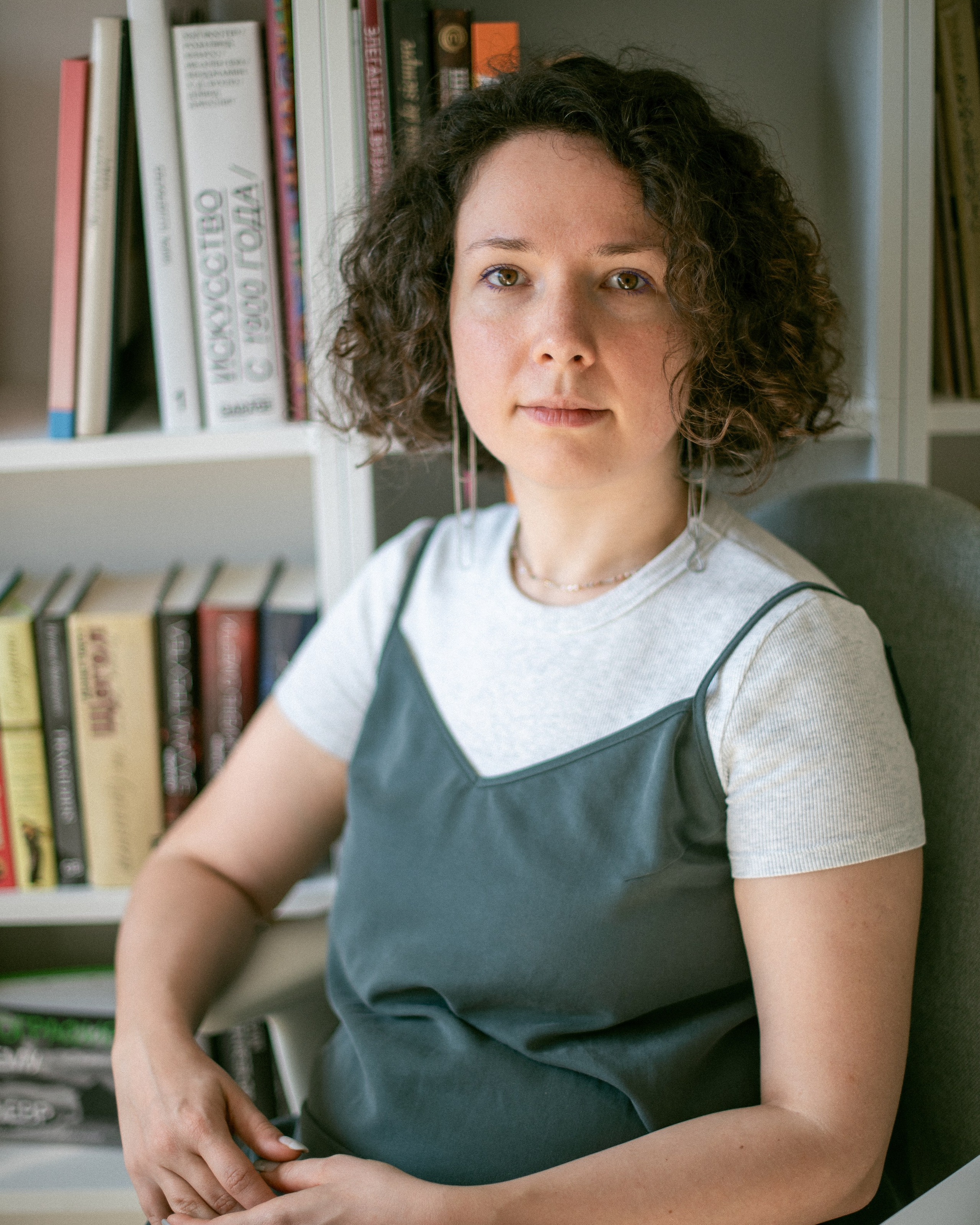 Anna. Antique Dealer