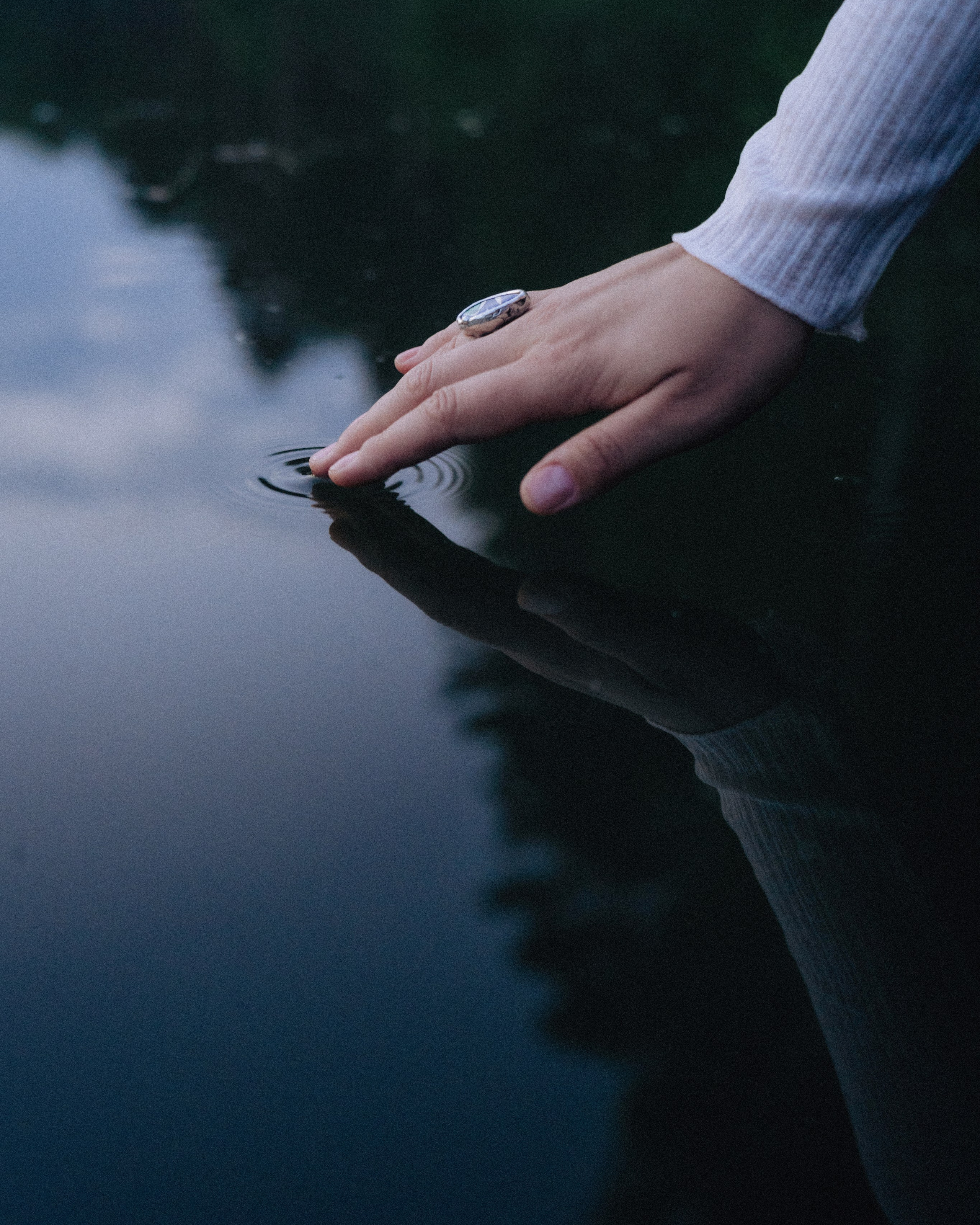 между маем и июнем