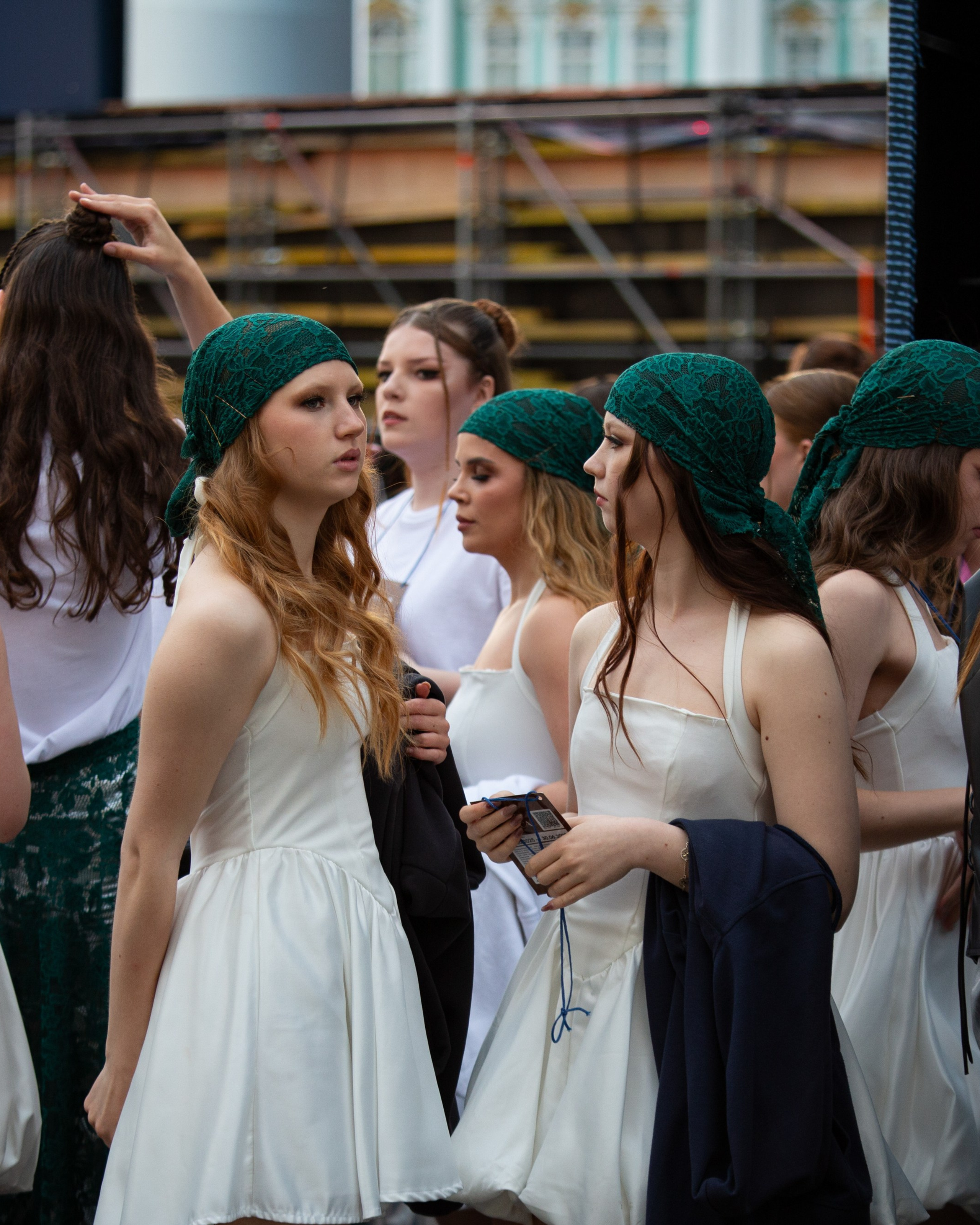 «За кадром»