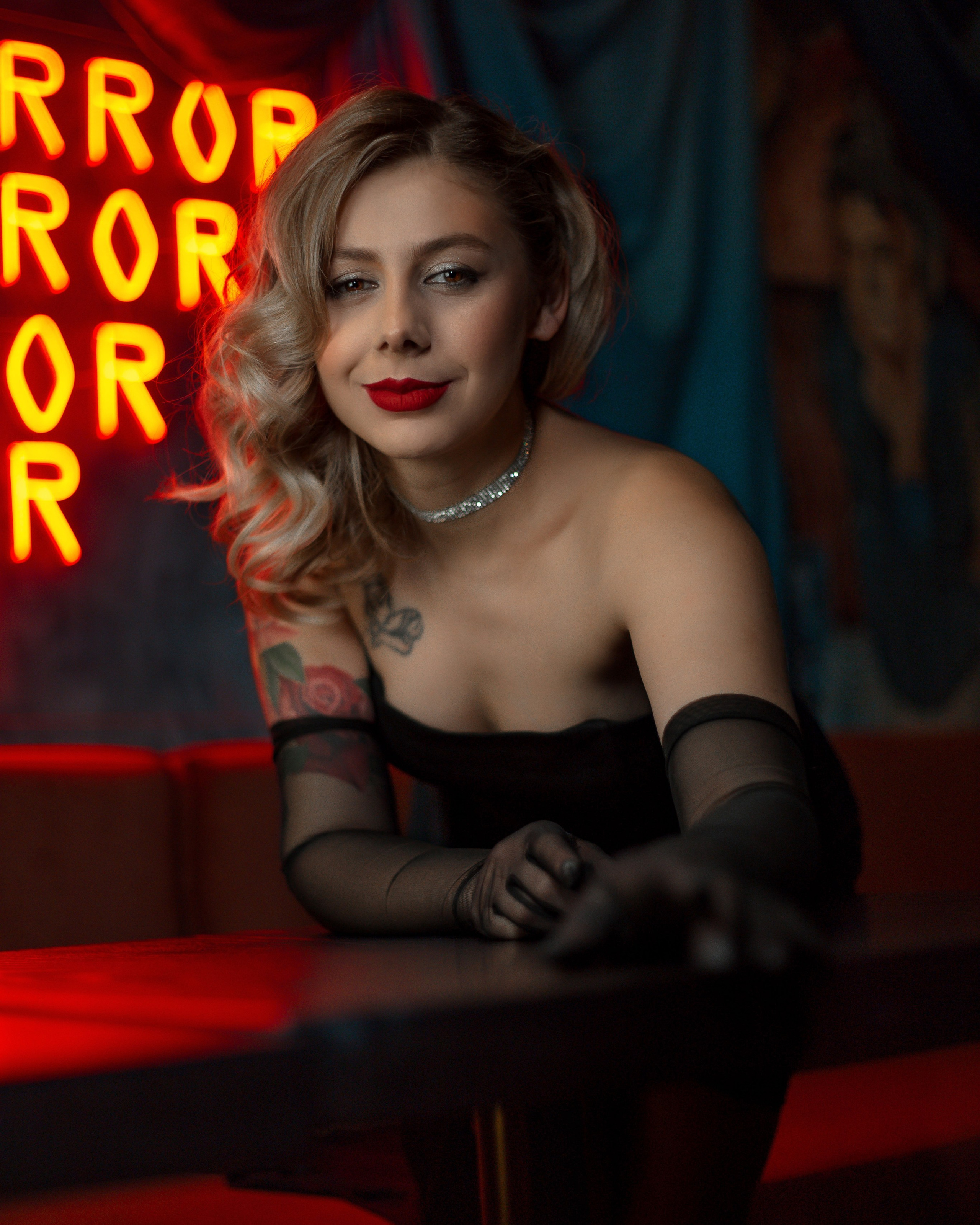 Алена, индивидуальная съемка в караоке-ресторане Soprano в Ижевске