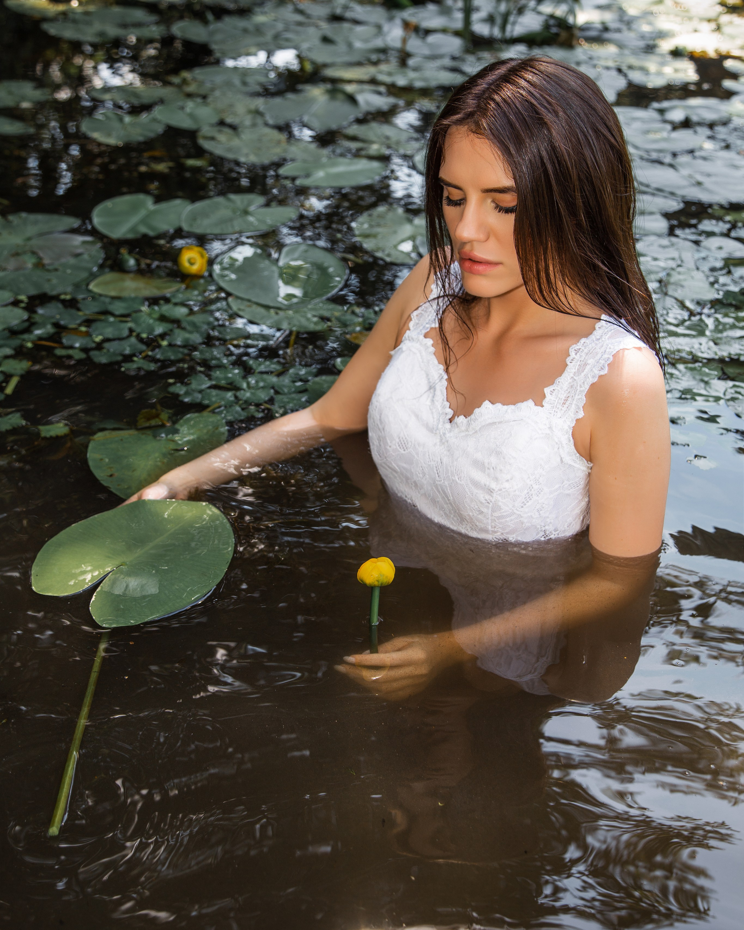 Фотосессия в кувшинках