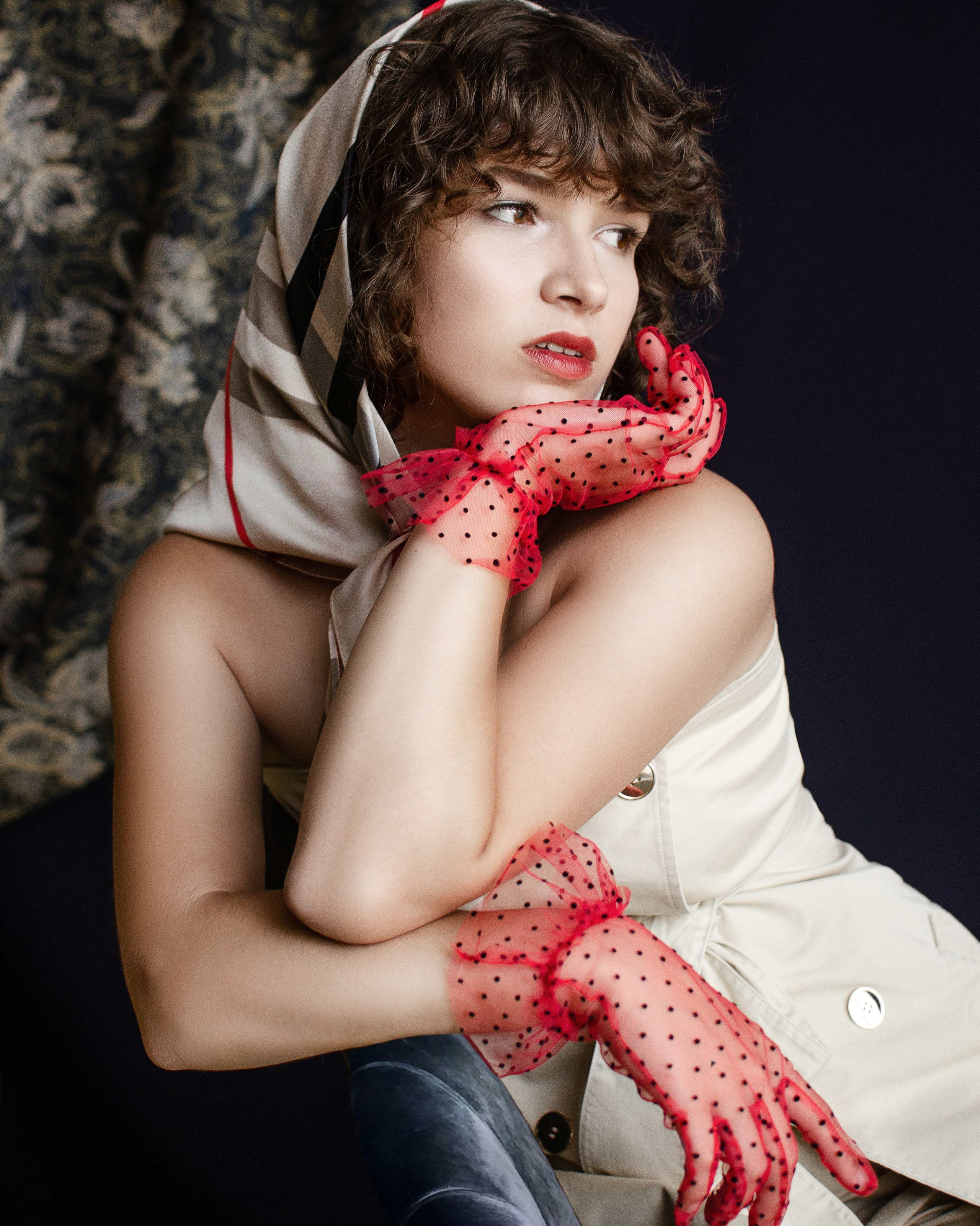 Катя. Красные акценты.