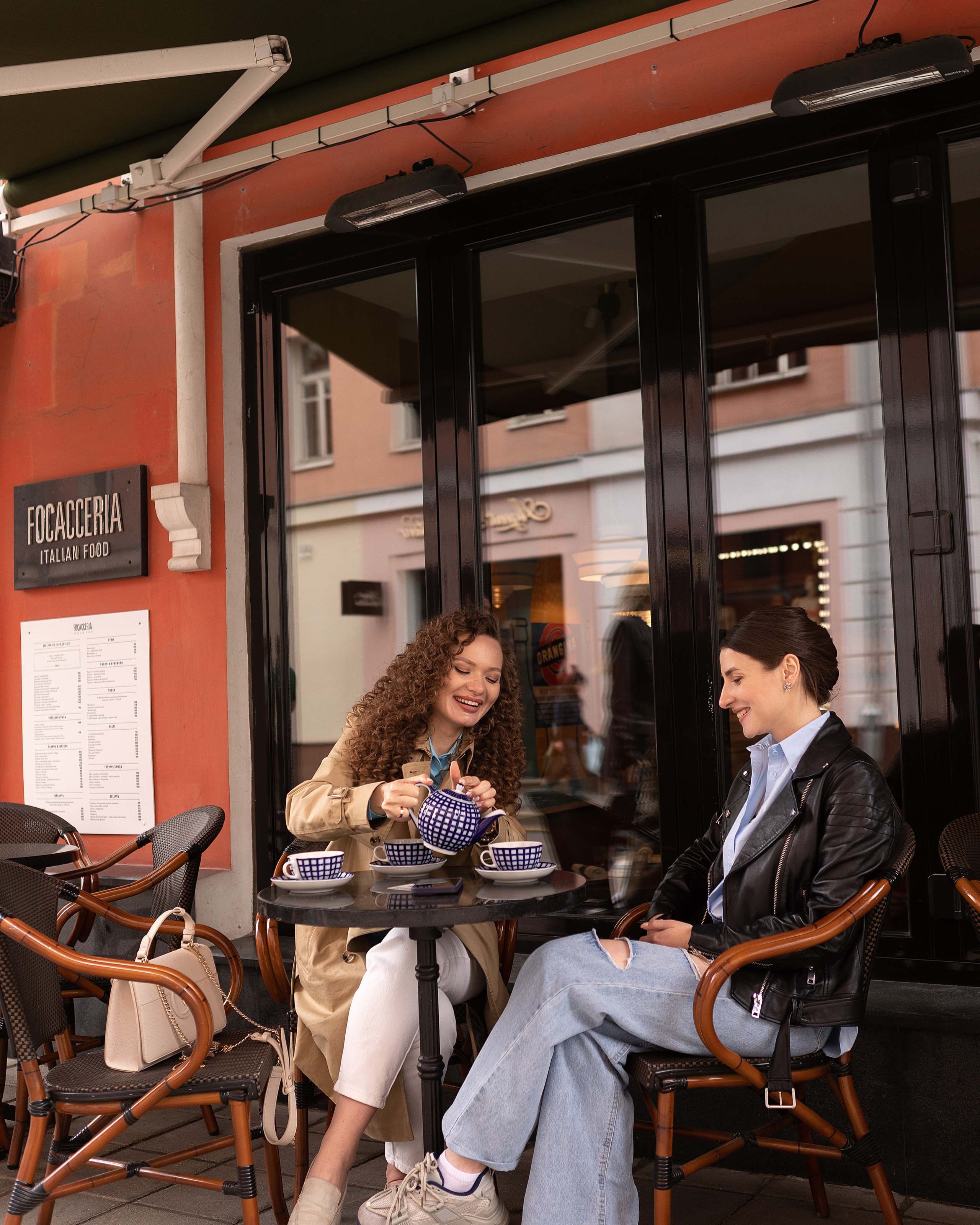 в паре лучше