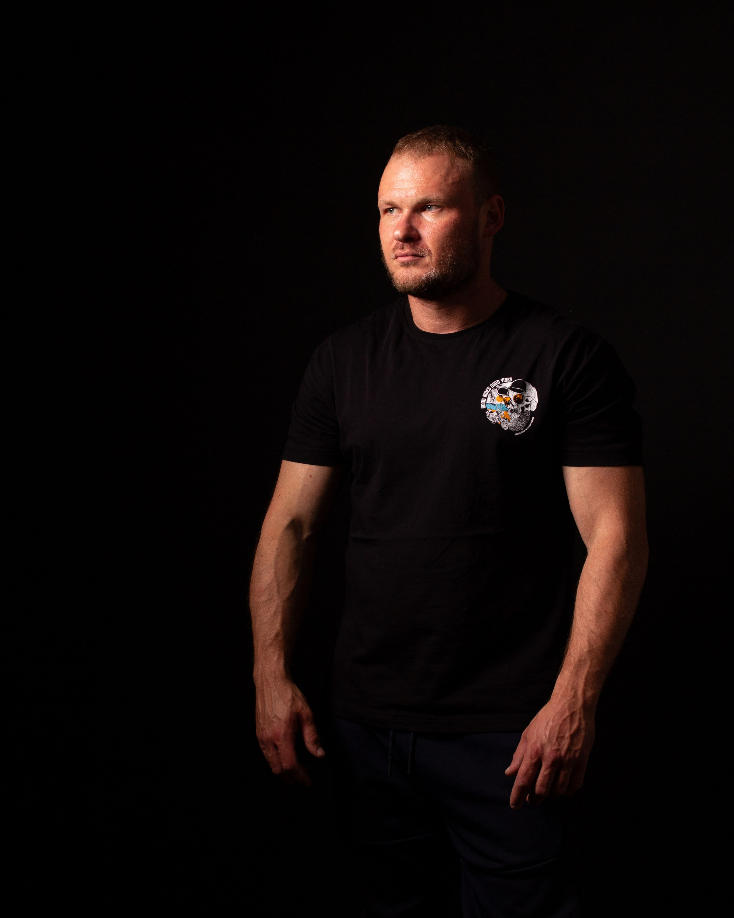 Мужской студийный портрет