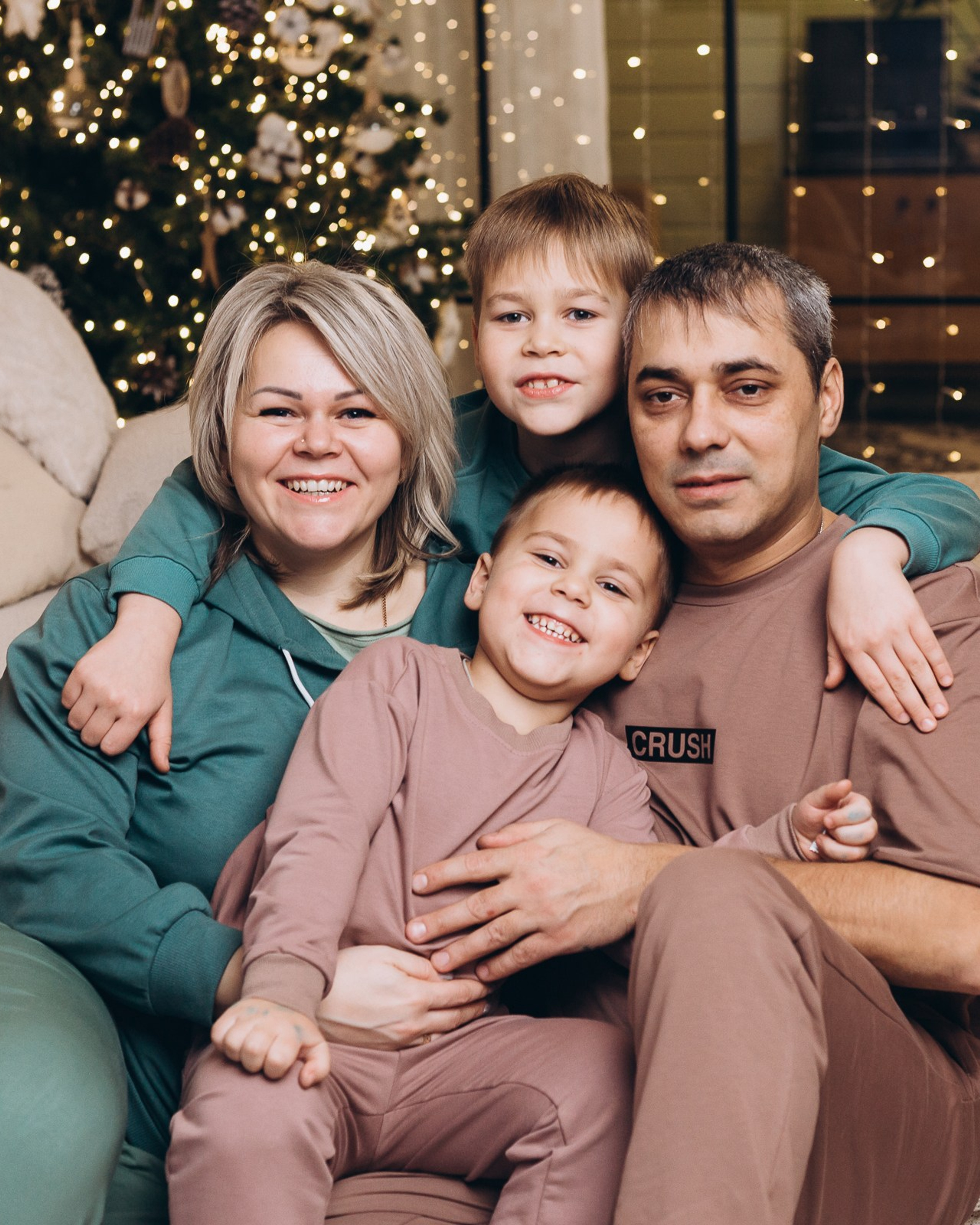 Анастасия с семьей