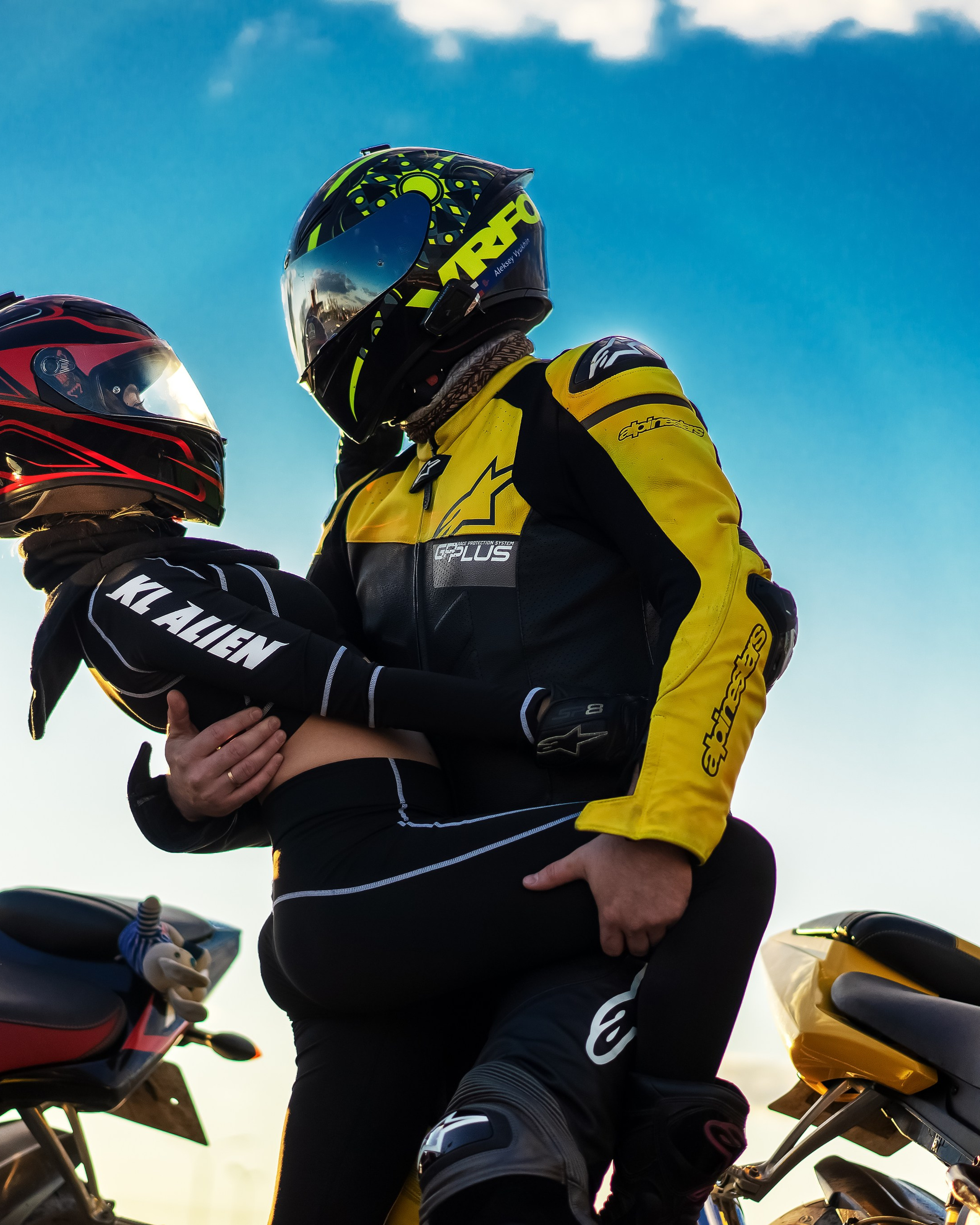 Фотосессия влюбленные на&nbsp;мотоцикле