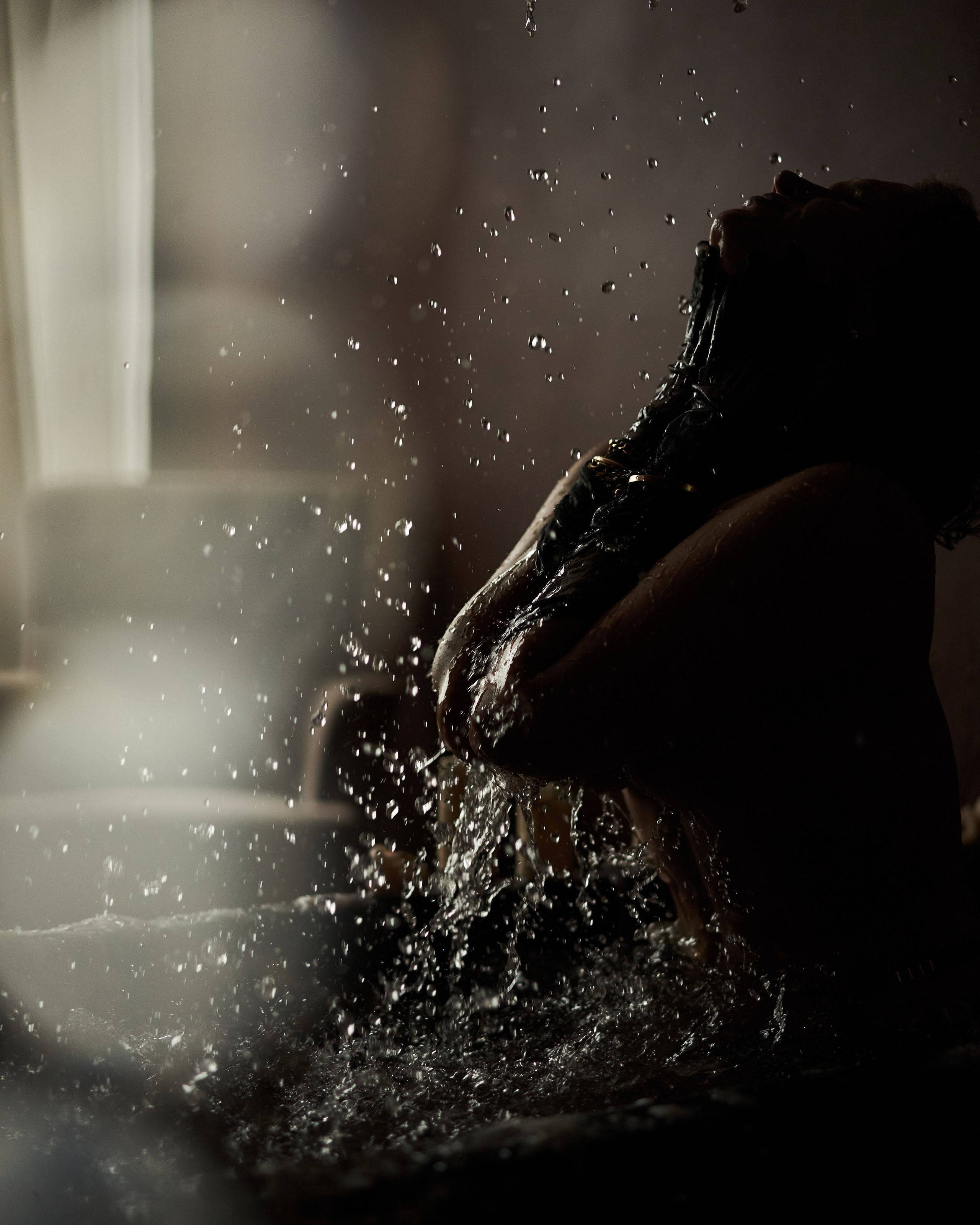 Будуарная фотосессия в&nbsp;студии с&nbsp;водой