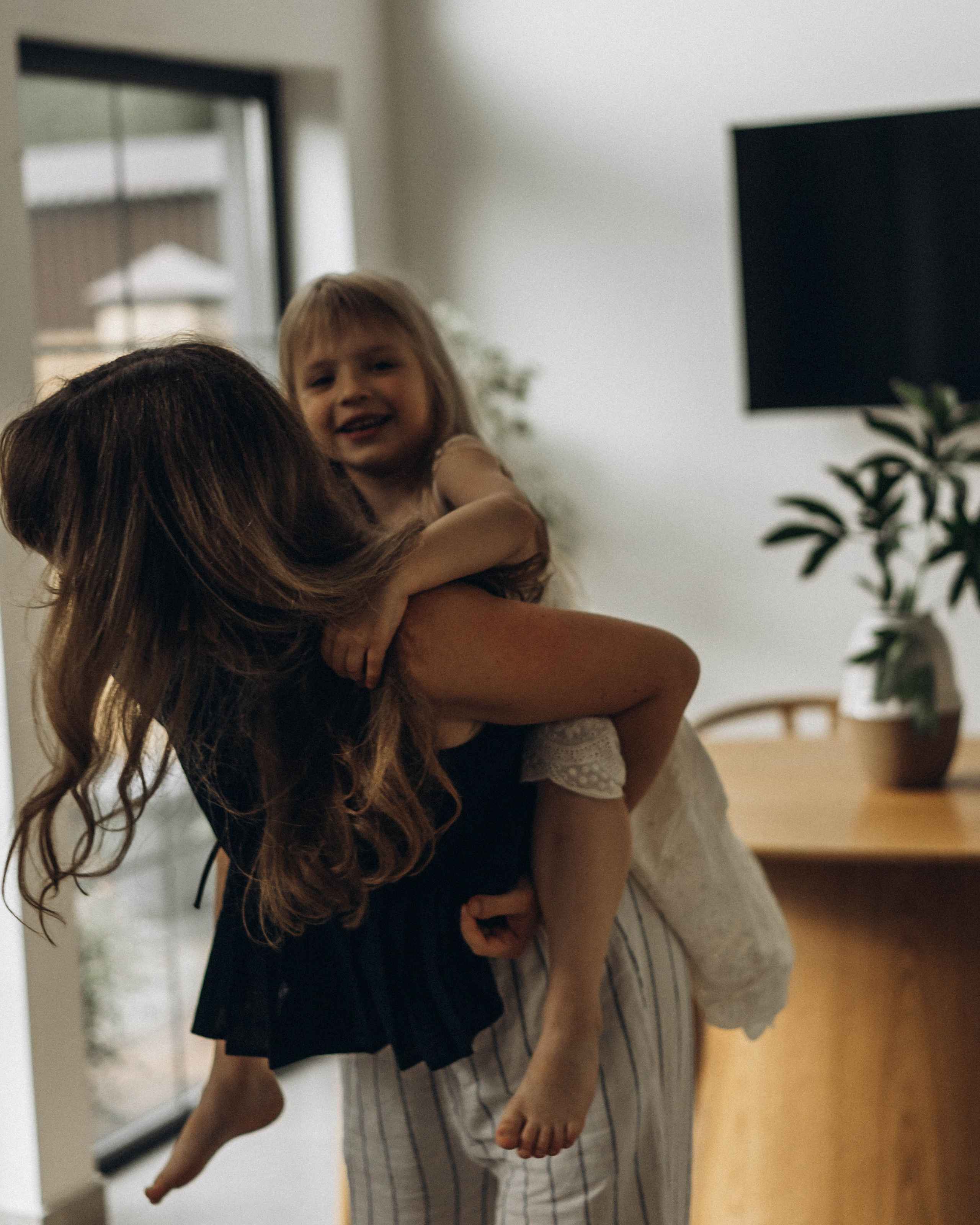 Фотосессия домашняя мама и&nbsp;дочка