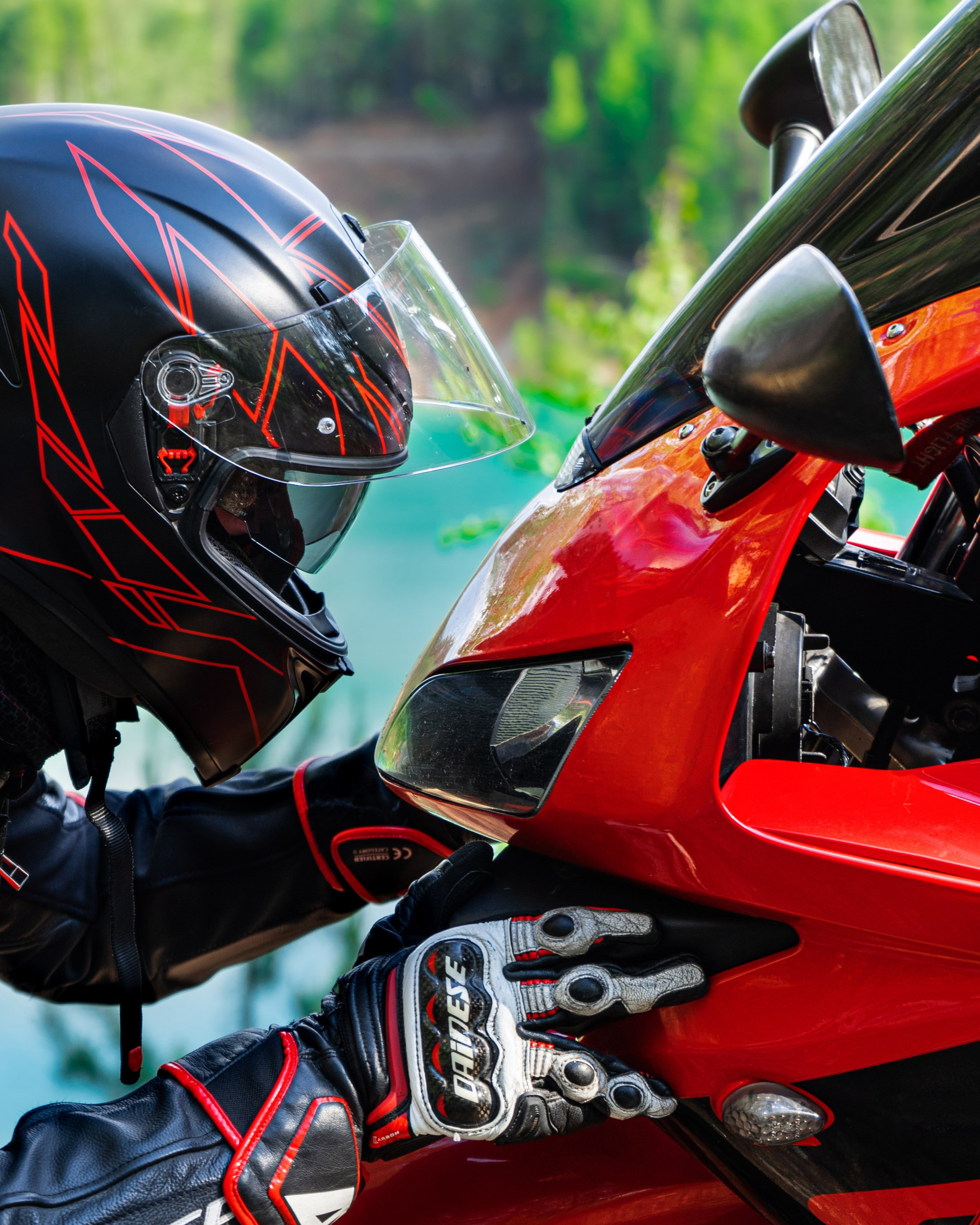 Мужская фотосессия с&nbsp;мотоциклом