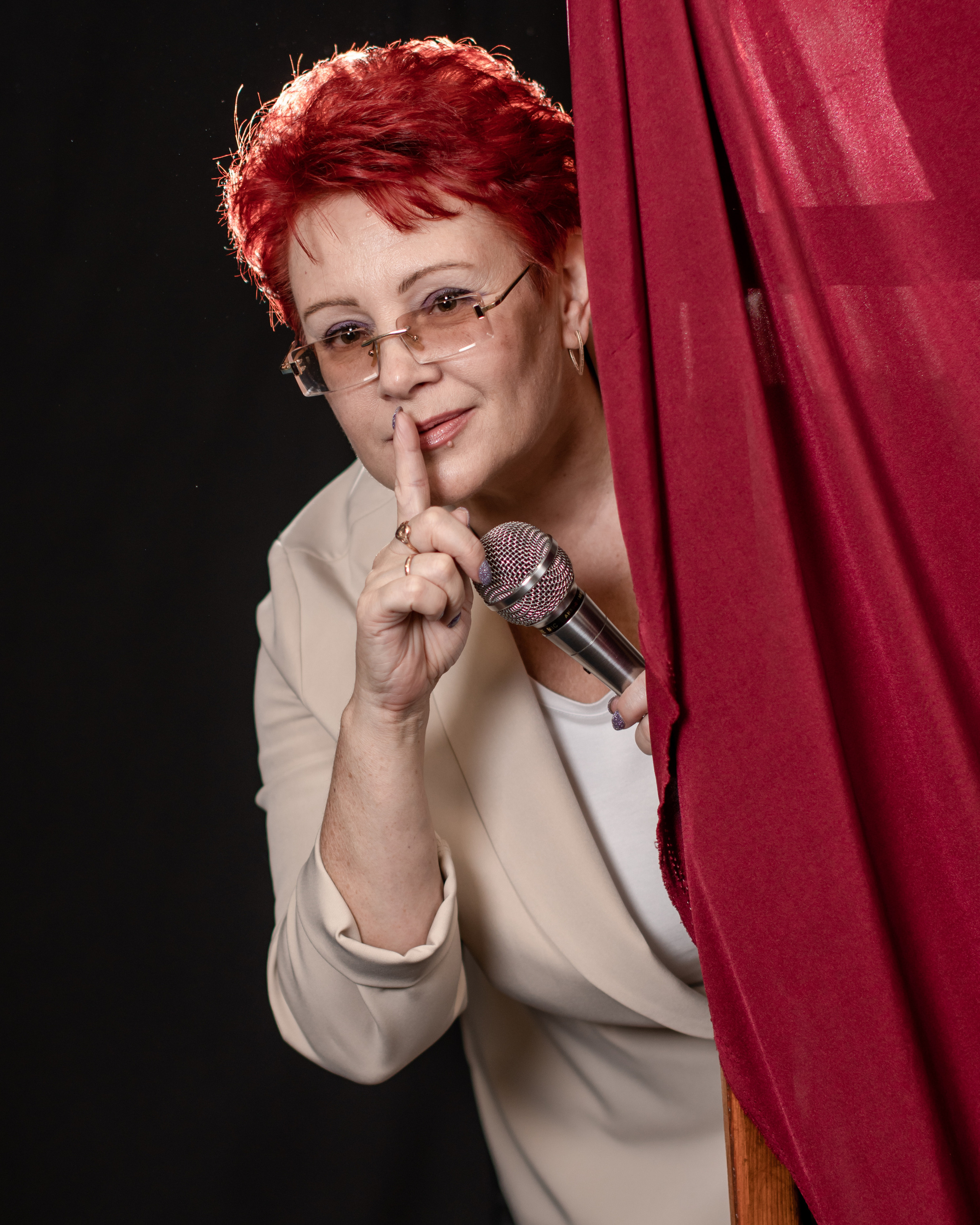 Ведущая праздников Инна