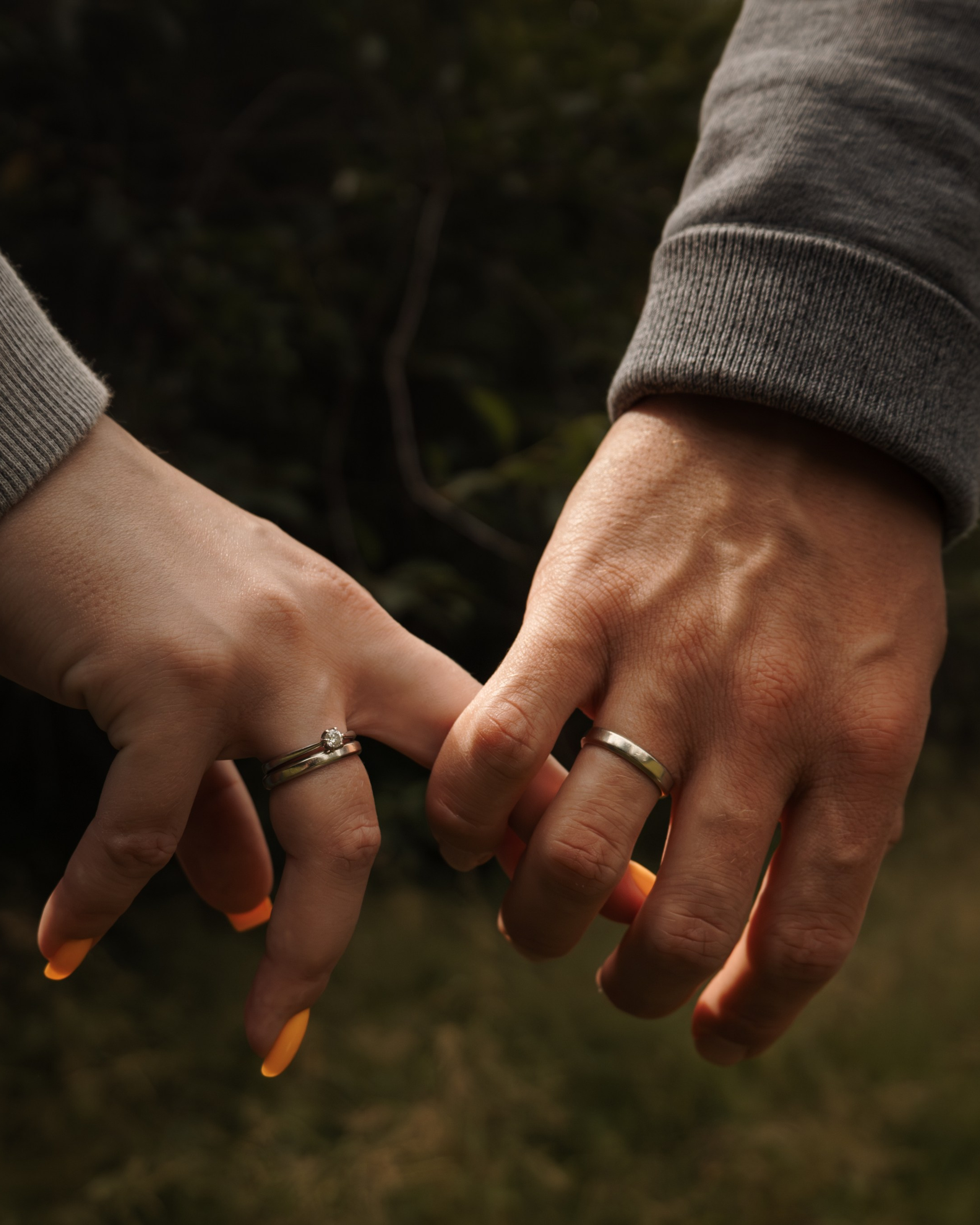 Вдвоём среди зелени: Лиза и Максим — фотосвидание в Коломенском