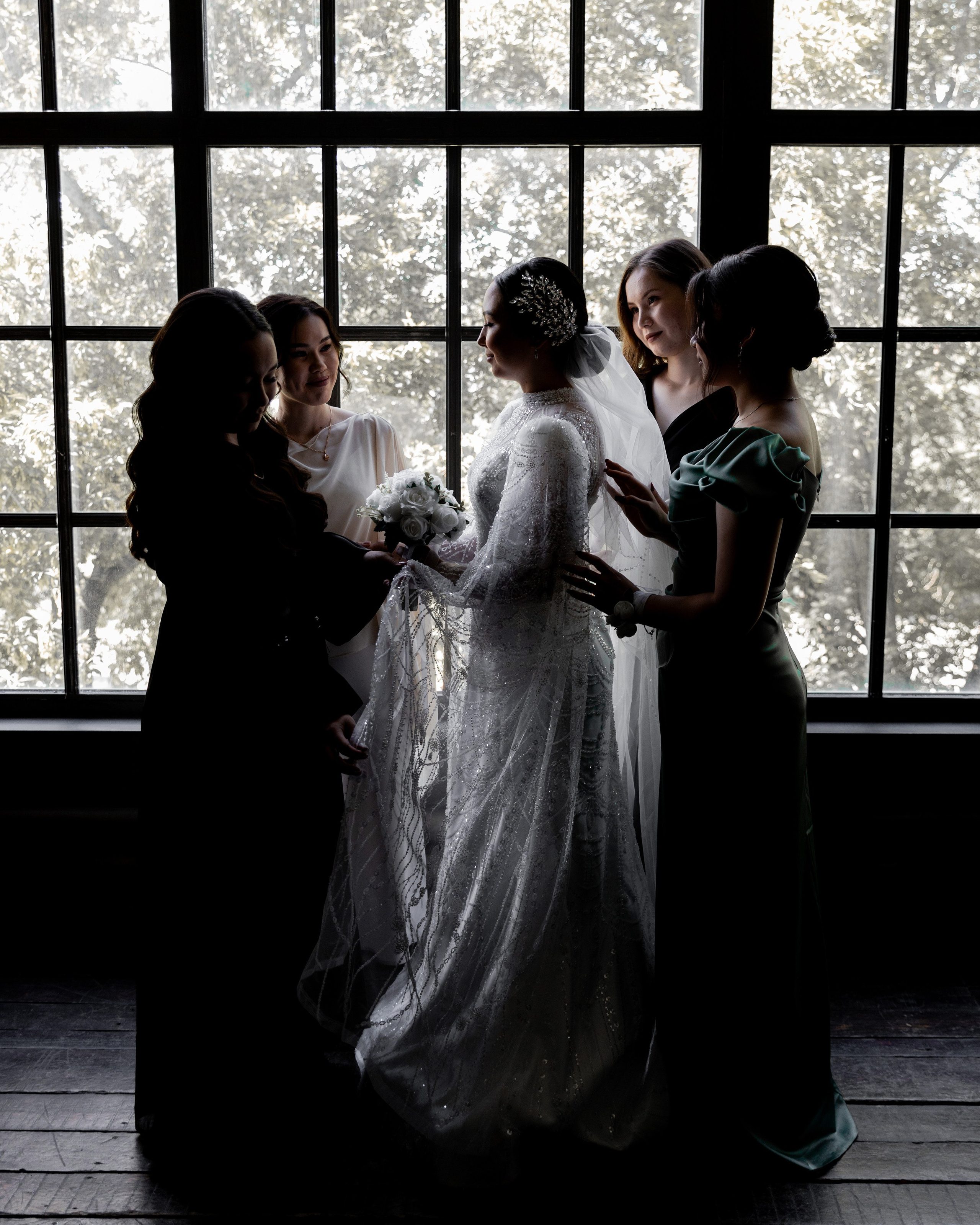 Фотосессия Аскара и Ажар с друзьями