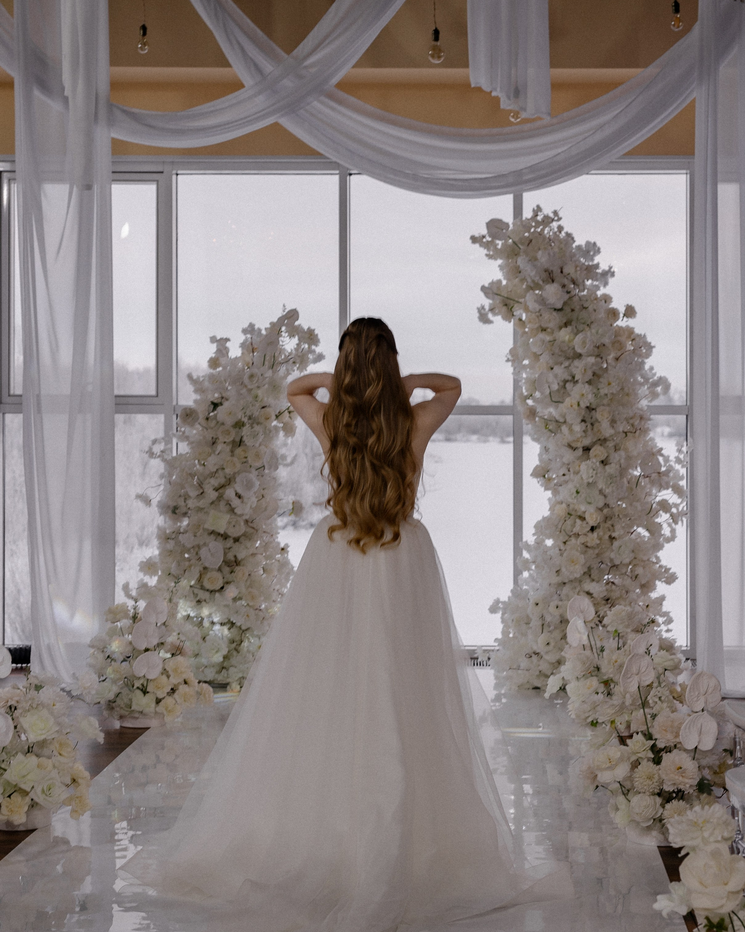 СВАДЕБНАЯ СЬЕМКА СБОРОВ В ОТЕЛЕ И ВЫЕЗД НА ЦЕРЕМОНИЮ (СНЯТО В СИБИРЕ В НИЖНЕВАРТОВСКЕ)